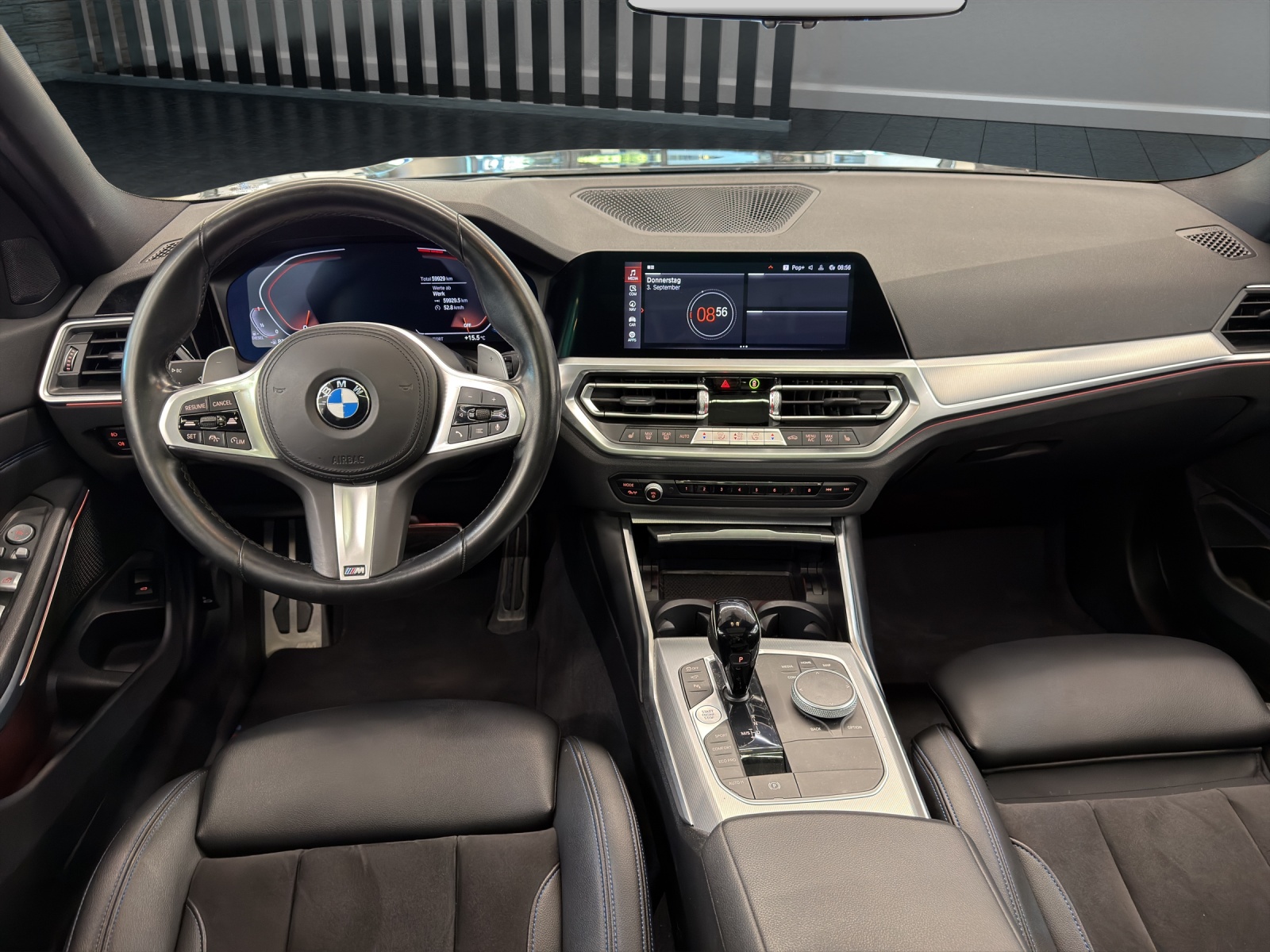 BMW 320d xDrive Touring M AERODYNAMIKPAKET-image-9