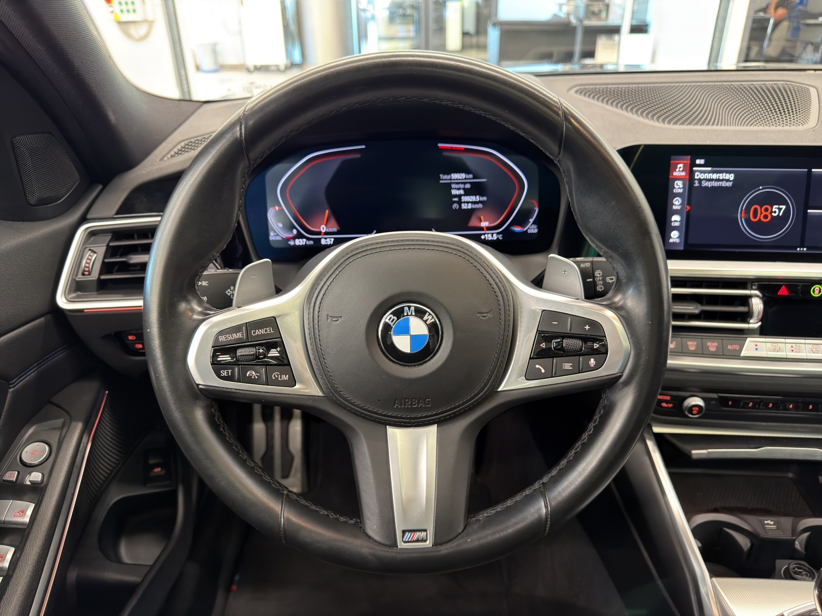 BMW 320d xDrive Touring M AERODYNAMIKPAKET-image-10