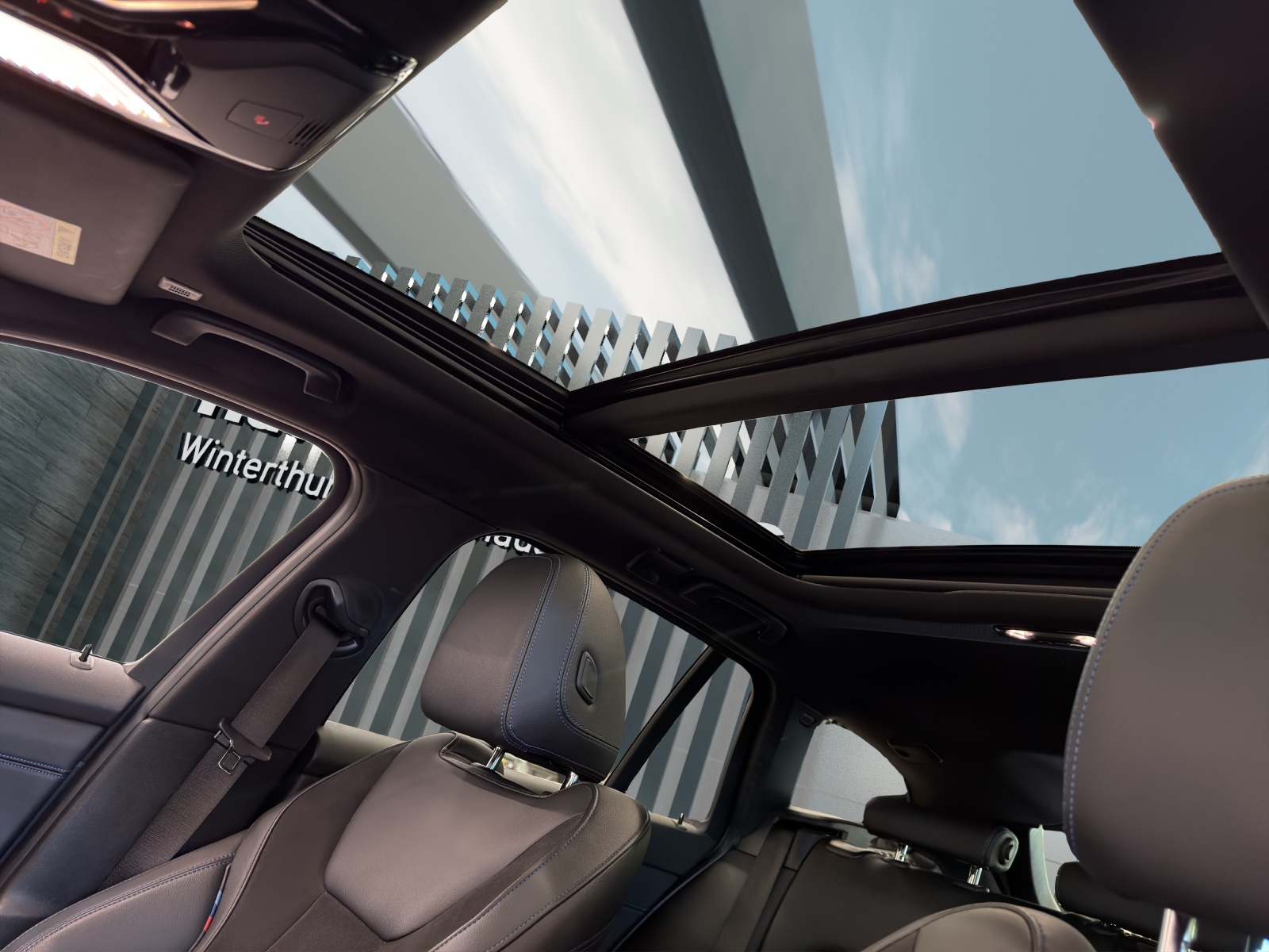 BMW 320d xDrive Touring M AERODYNAMIKPAKET-image-18