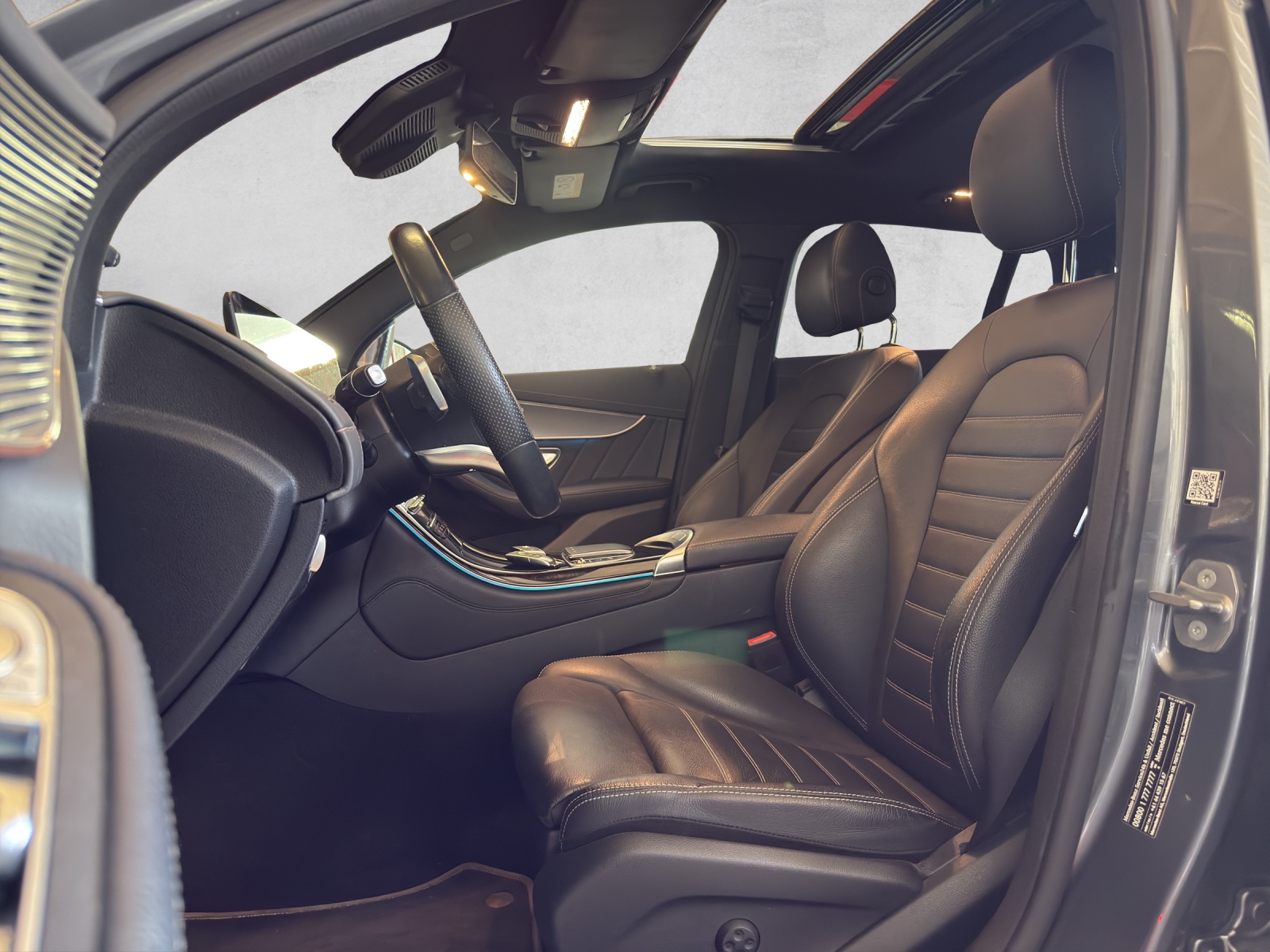 MERCEDES-BENZ EQC 400 AMG Line 4Matic-image-18