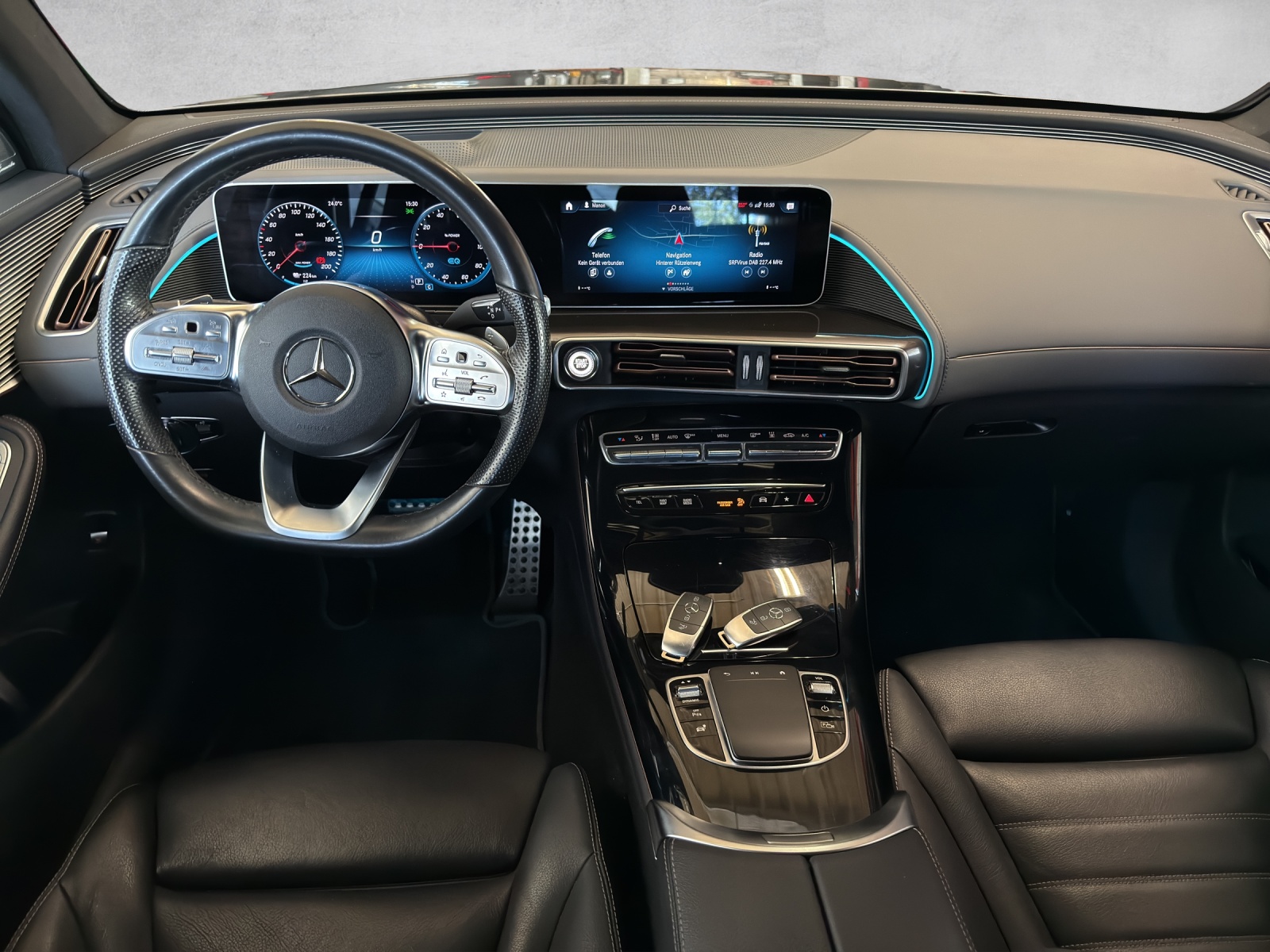 MERCEDES-BENZ EQC 400 AMG Line 4Matic-image-11