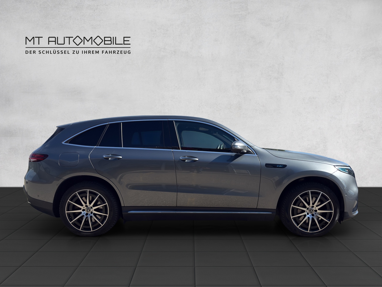 MERCEDES-BENZ EQC 400 AMG Line 4Matic-image-4