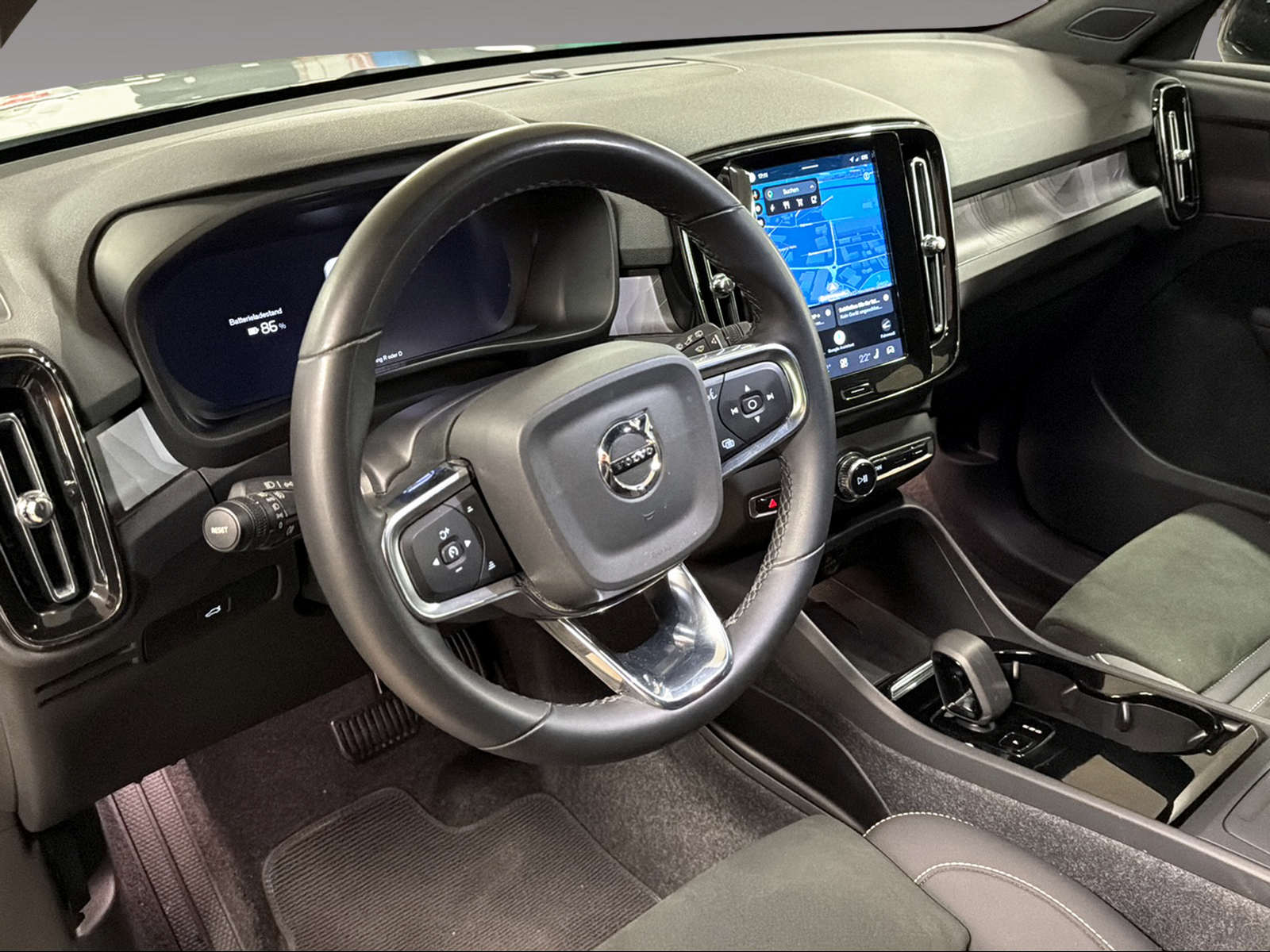 VOLVO XC40 E80 Twin Plus AWD-image-8