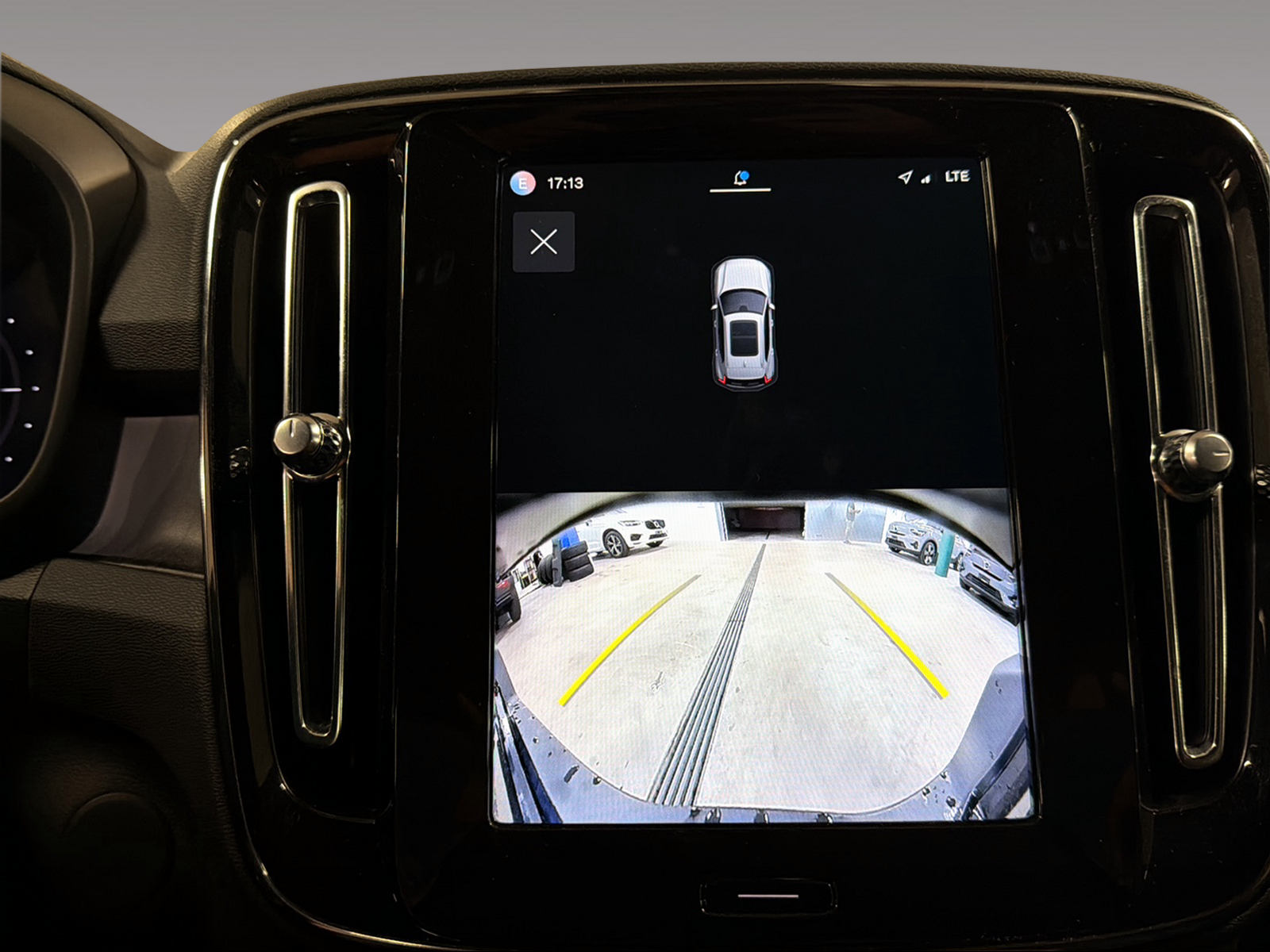 VOLVO XC40 E80 Twin Plus AWD-image-11