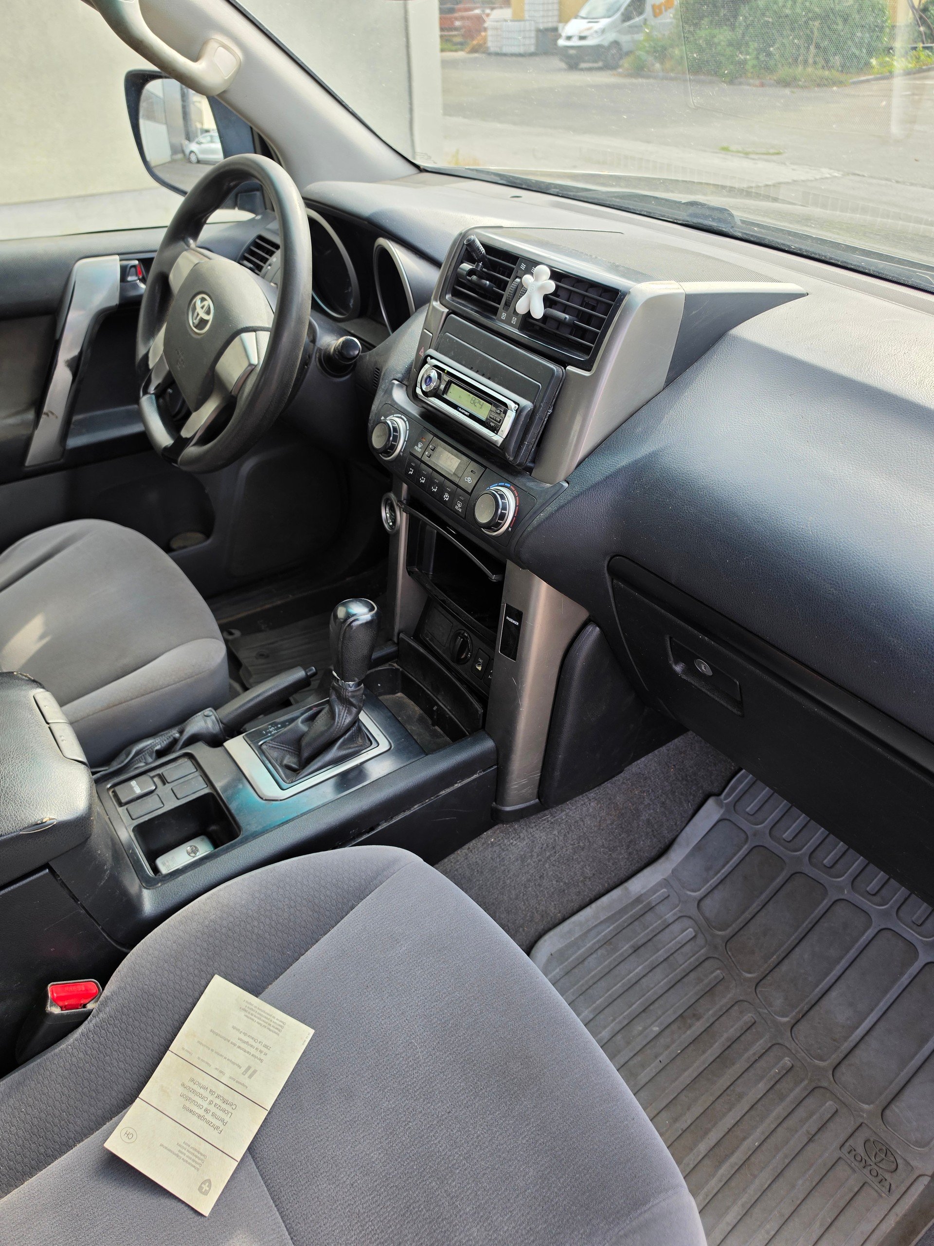 TOYOTA Land Cruiser 3.0 TD Linea Luna Automatic-image-10