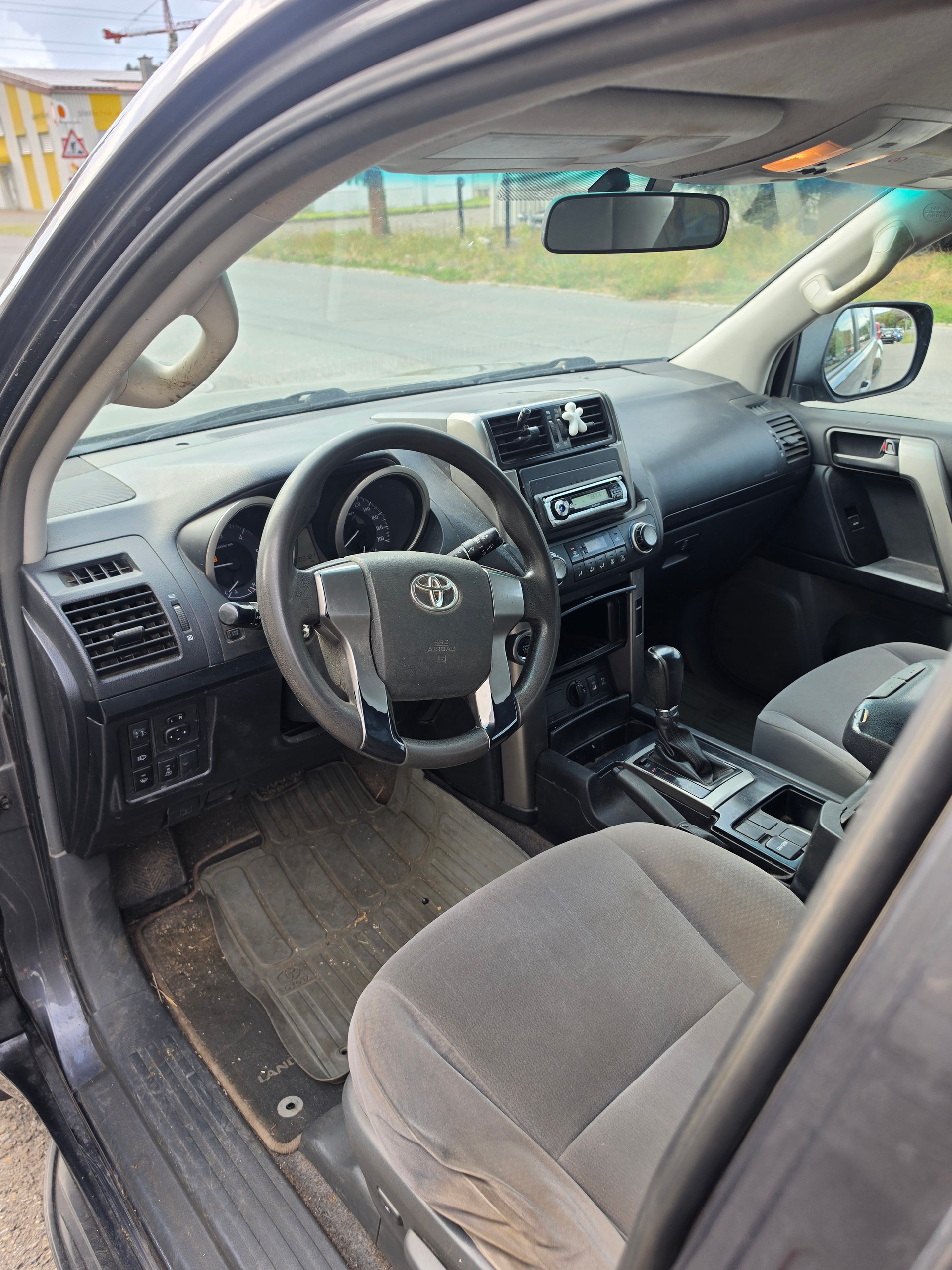 TOYOTA Land Cruiser 3.0 TD Linea Luna Automatic-image-6