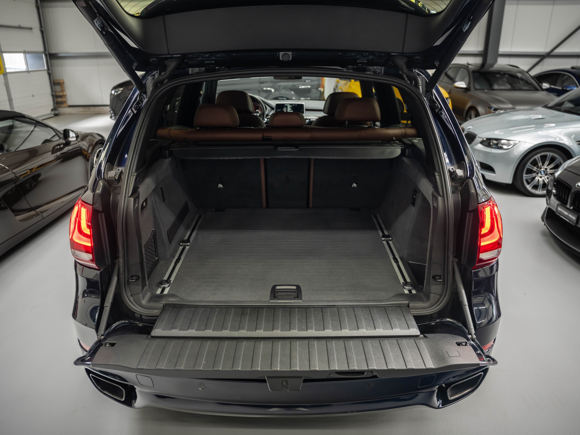BMW X5 xDrive M50d Steptronic-image-30