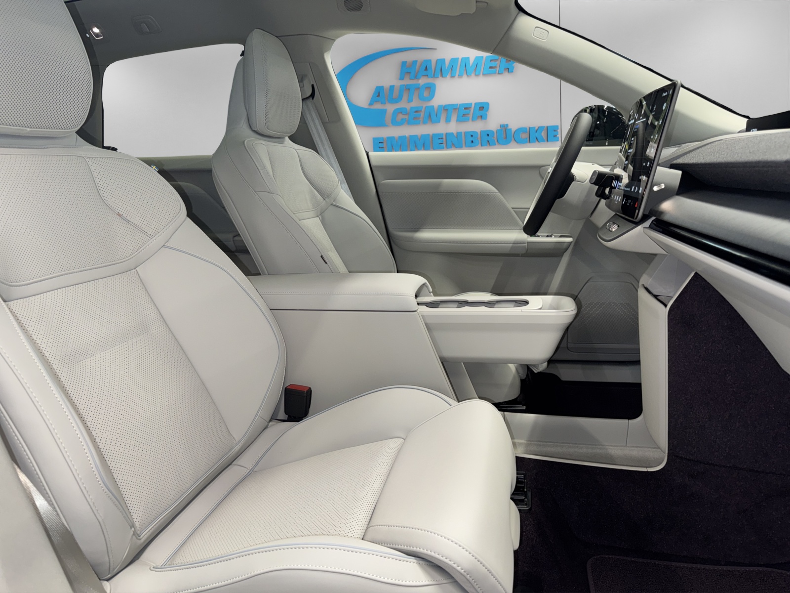 VOLVO EX60 Twin Ultra AWD-image-12