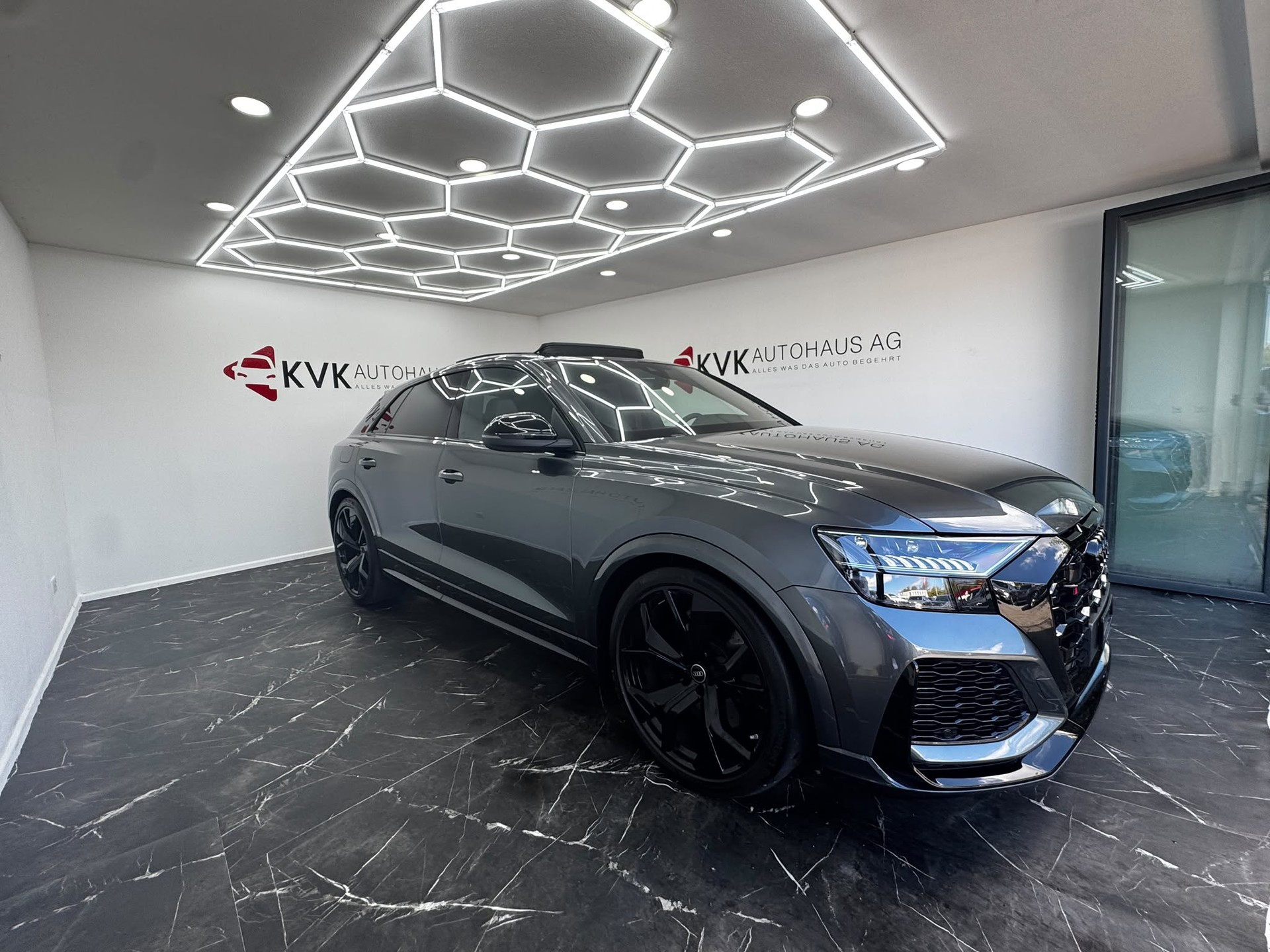 AUDI RSQ8 quattro tiptronic | VOLLAUSSTATTUNG | PANORAMA | GARANTIE BIS 100'000 KM |-image-5