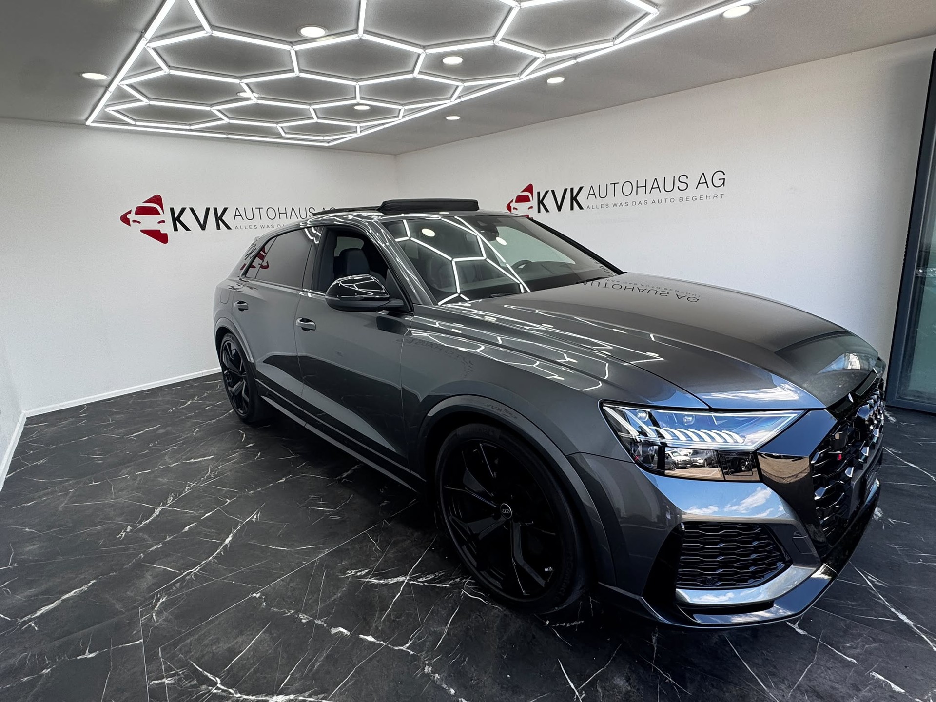 AUDI RSQ8 quattro tiptronic | VOLLAUSSTATTUNG | PANORAMA | GARANTIE BIS 100'000 KM |-image-6