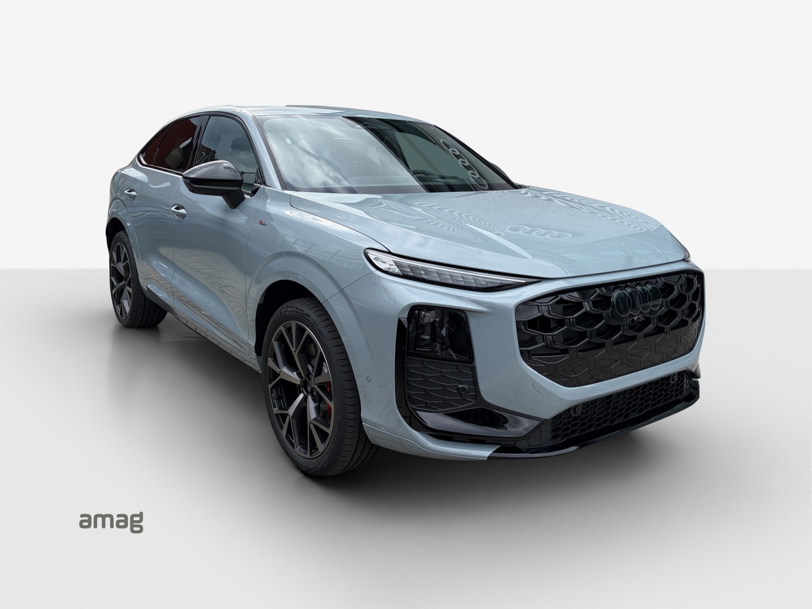 AUDI Q3 Sportback TFSI quattro 195 kW S tronic-image-5