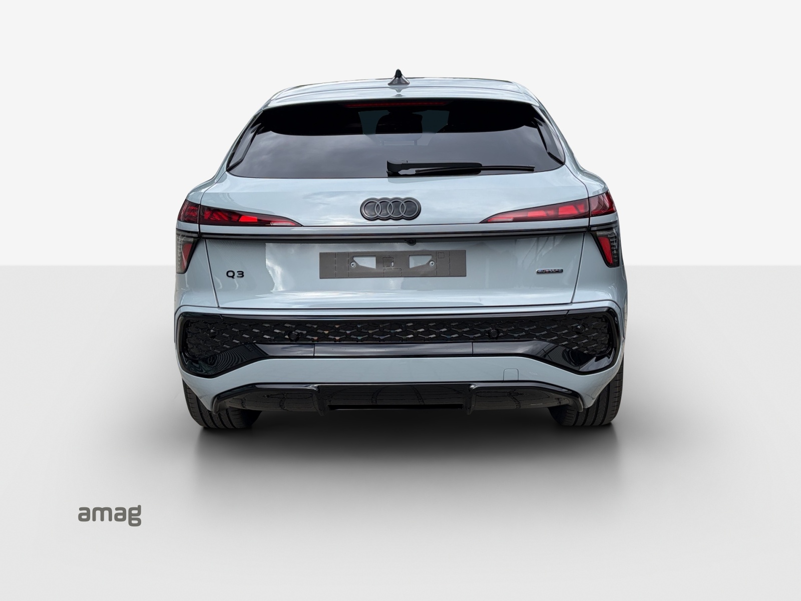 AUDI Q3 Sportback TFSI quattro 195 kW S tronic-image-3