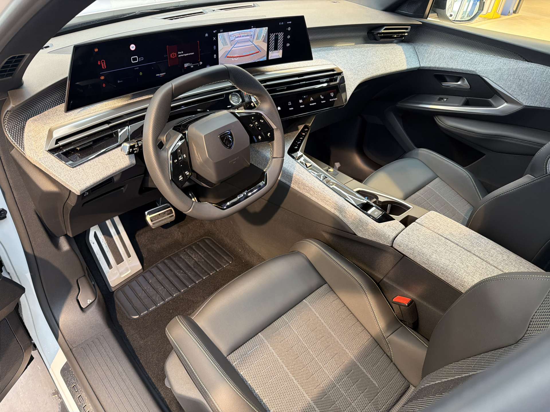 PEUGEOT 3008 145 GT Hybrid e-DCS-Automat-image-5