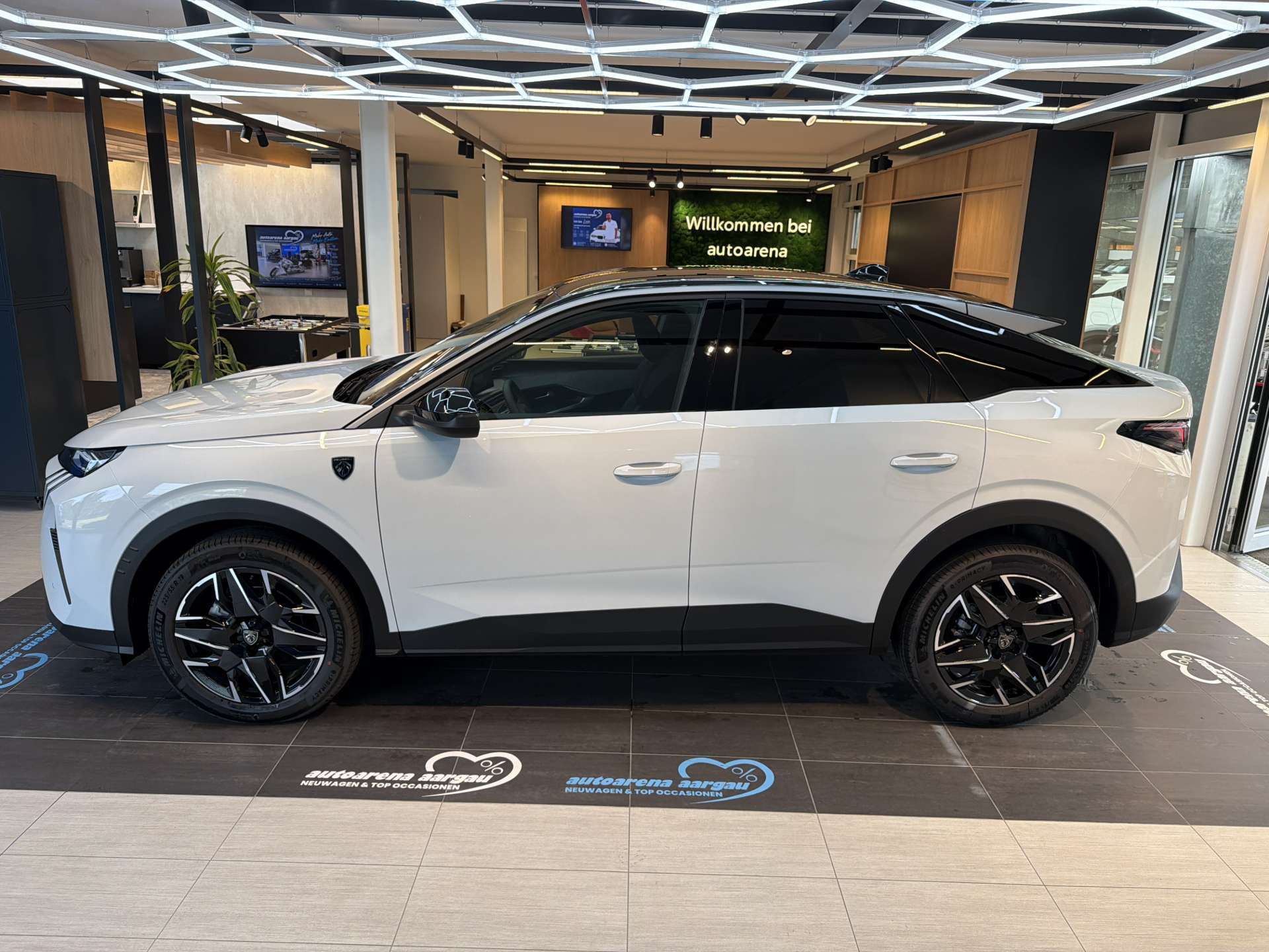 PEUGEOT 3008 145 GT Hybrid e-DCS-Automat-image-13