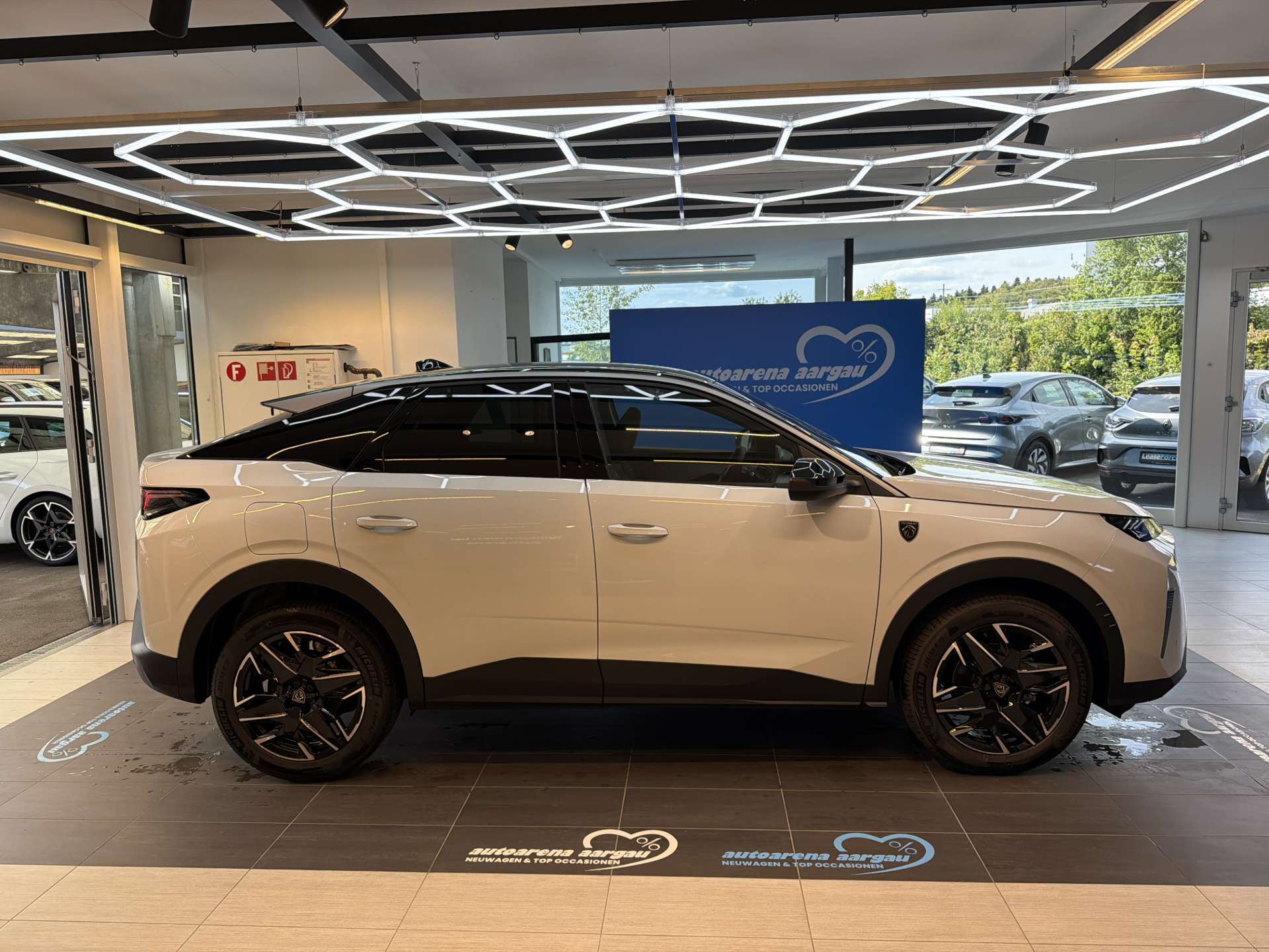 PEUGEOT 3008 145 GT Hybrid e-DCS-Automat-image-11