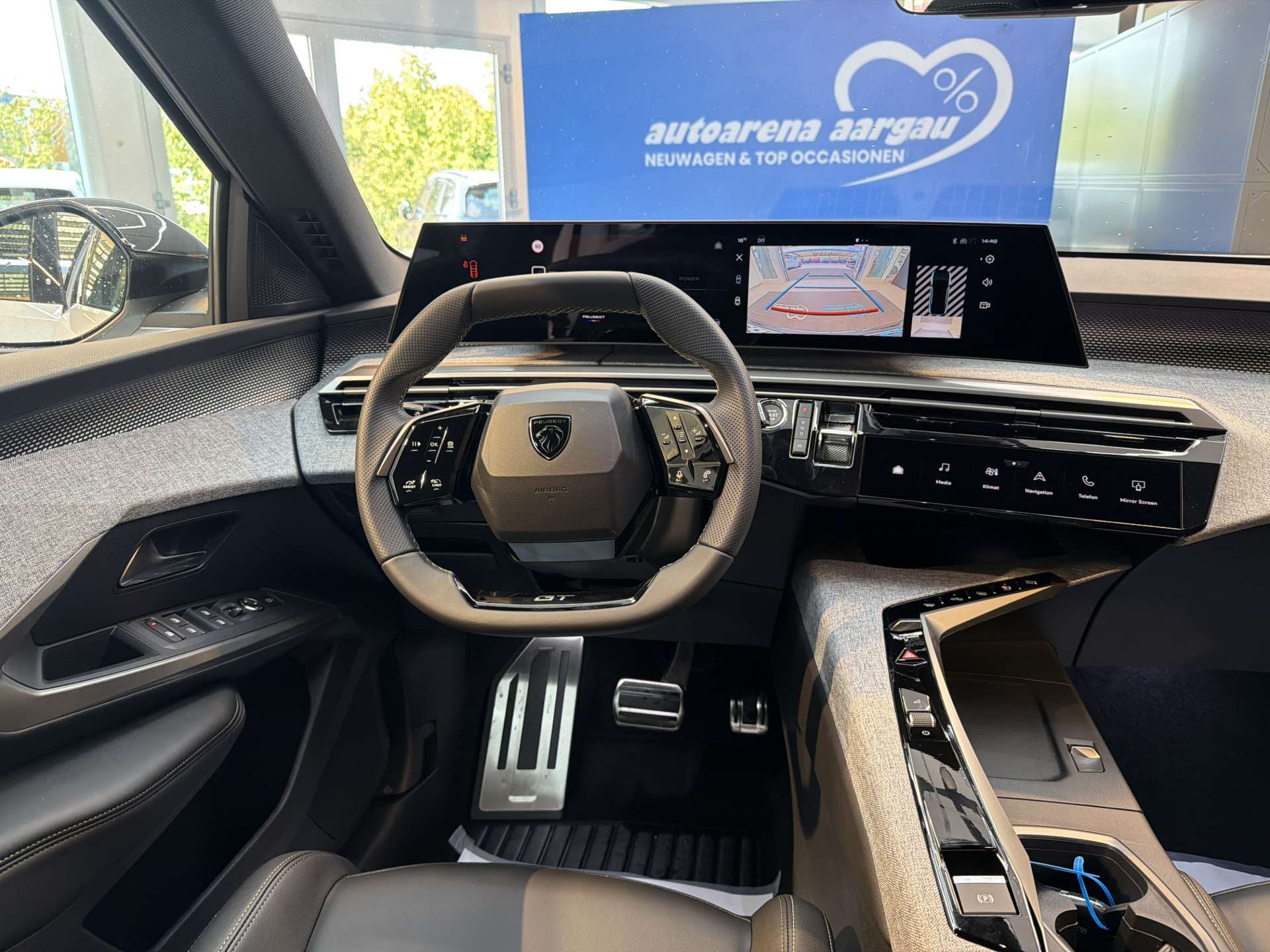 PEUGEOT 3008 145 GT Hybrid e-DCS-Automat-image-4