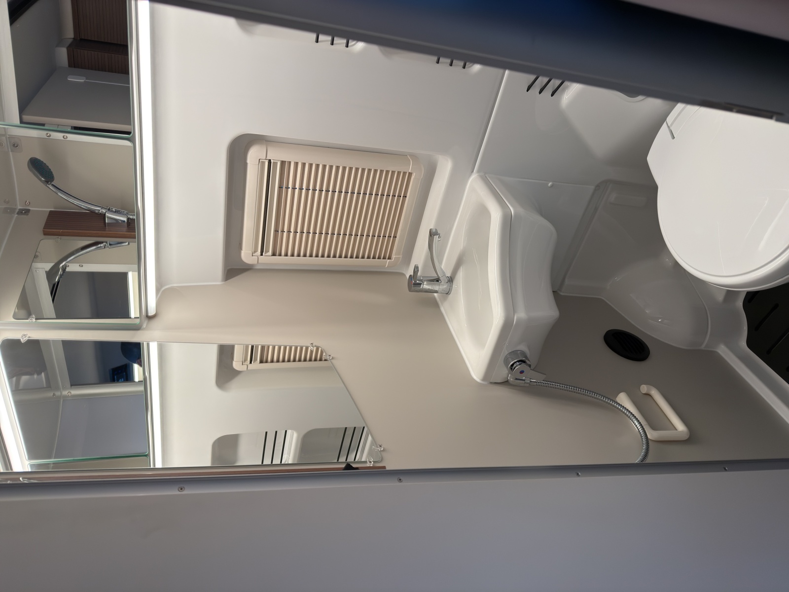 WESTFALIA Columbus 600E 2.2D 8G-image-20