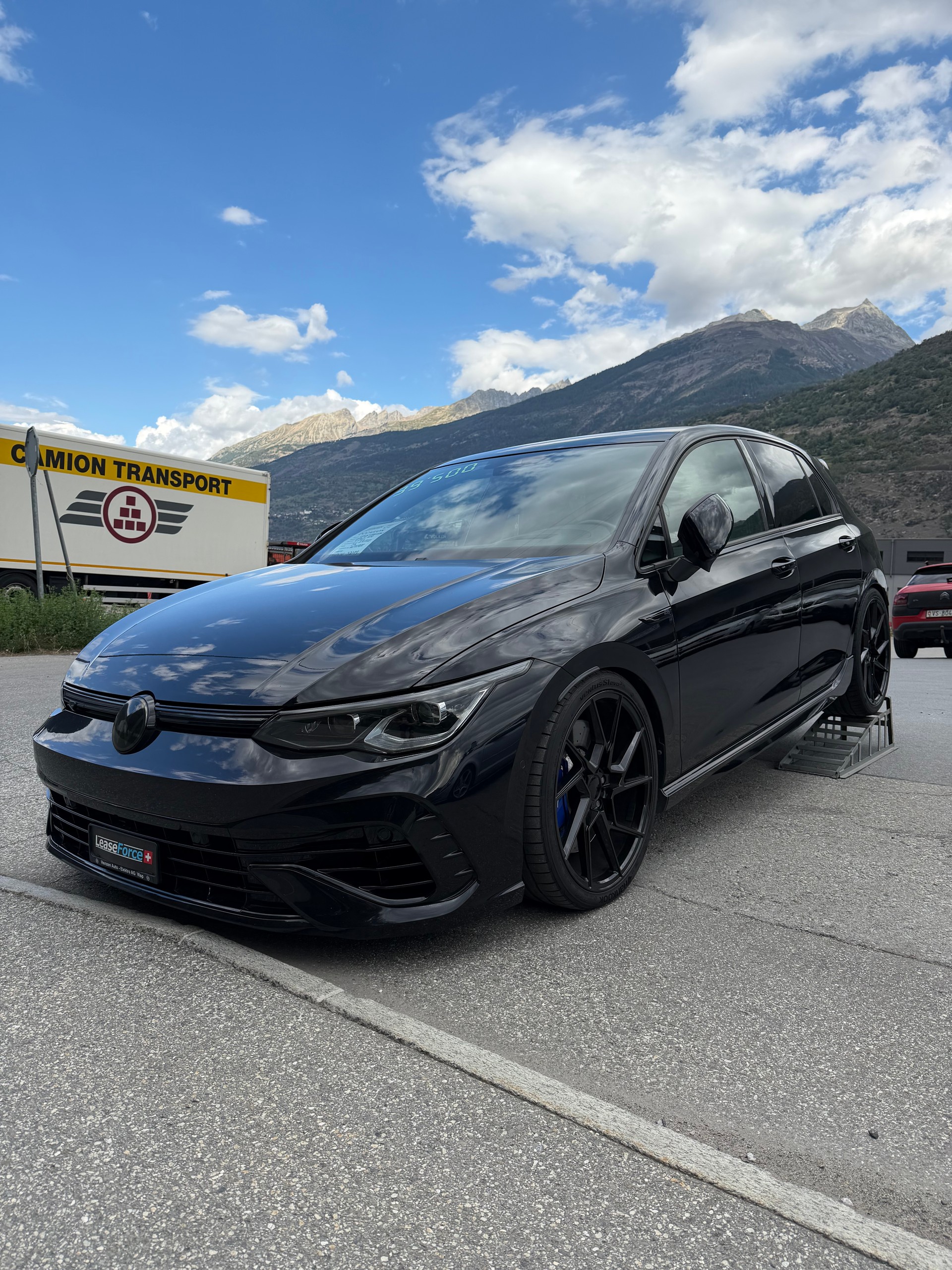 VW Golf 2.0 TSI R DSG 4Motion-image-5