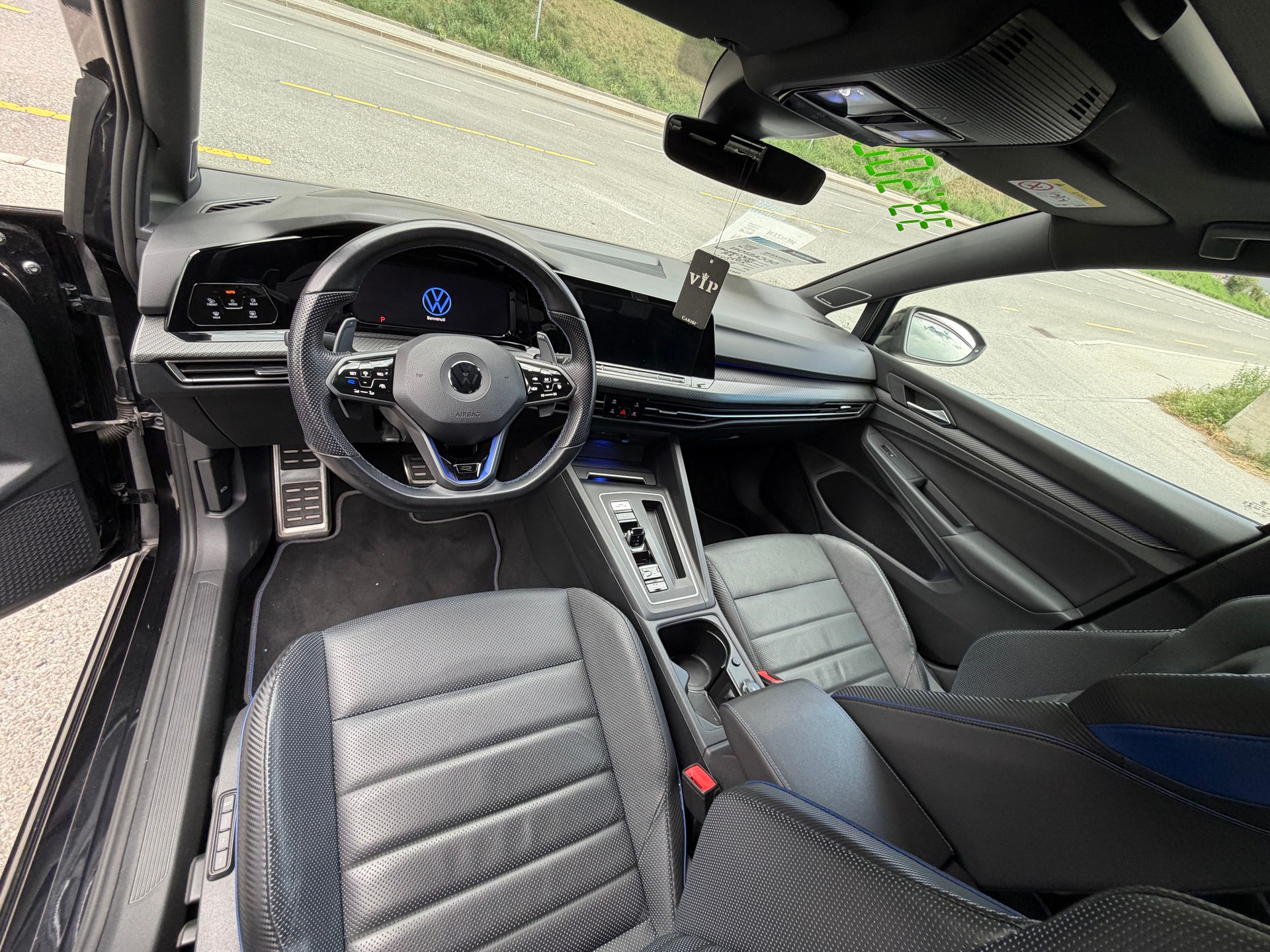 VW Golf 2.0 TSI R DSG 4Motion-image-6