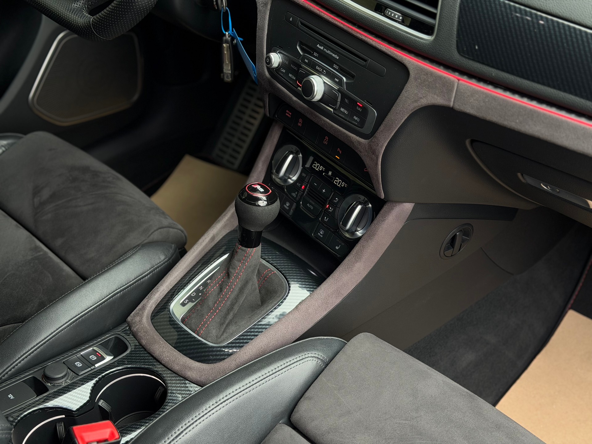 AUDI RS Q3 2.5 TFSI quattro S-tronic-image-16