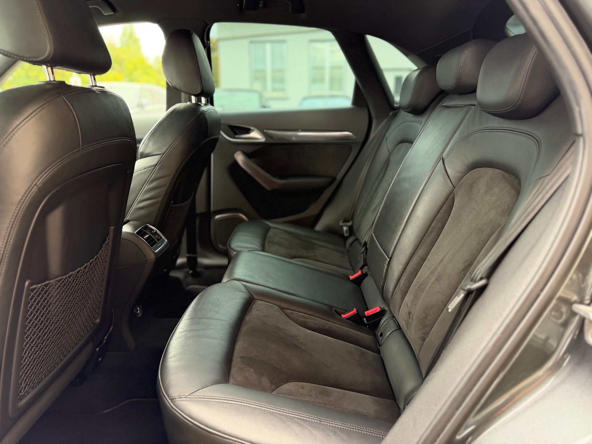 AUDI RS Q3 2.5 TFSI quattro S-tronic-image-10