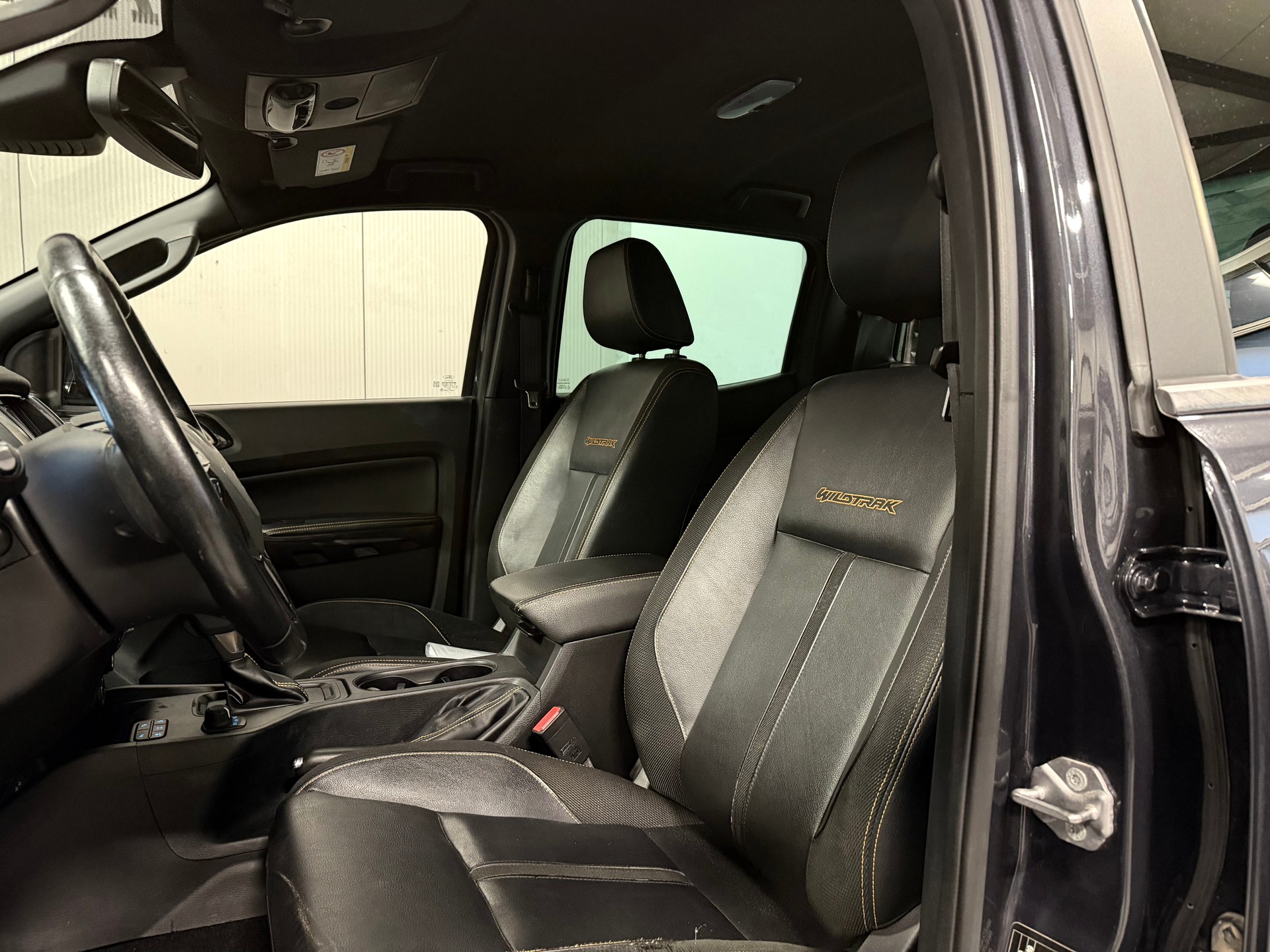 FORD Ranger Wildtrak 3.2 TDCi 4x4 A-image-9