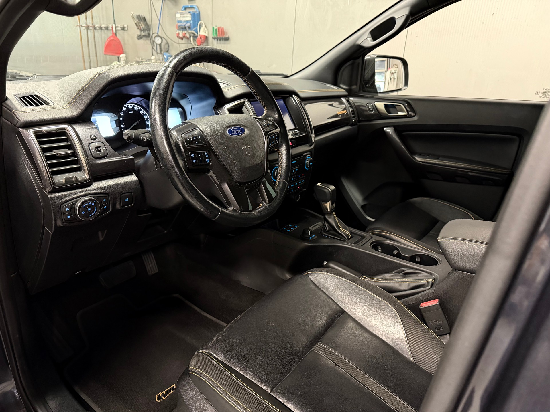 FORD Ranger Wildtrak 3.2 TDCi 4x4 A-image-10