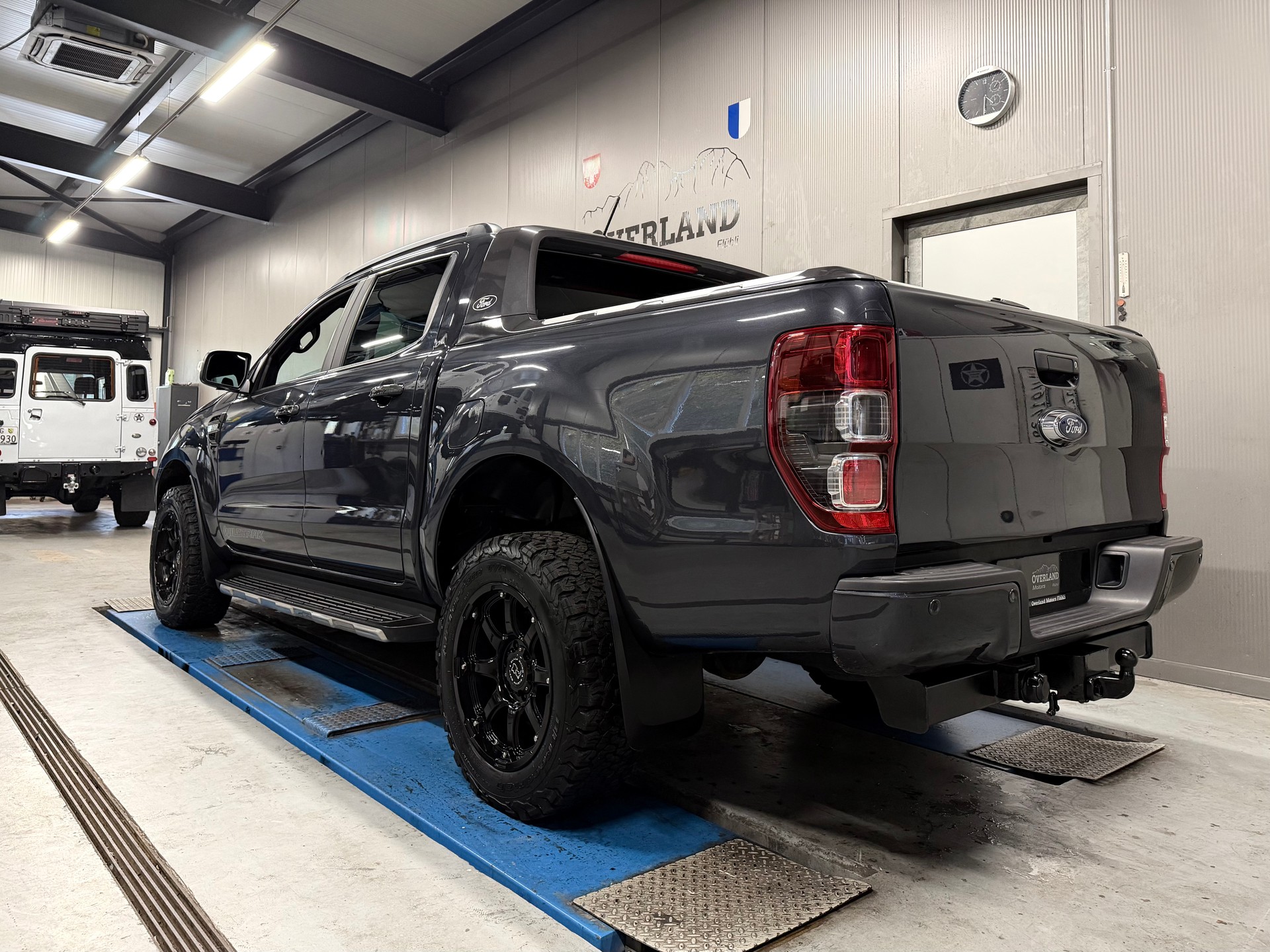 FORD Ranger Wildtrak 3.2 TDCi 4x4 A-image-2