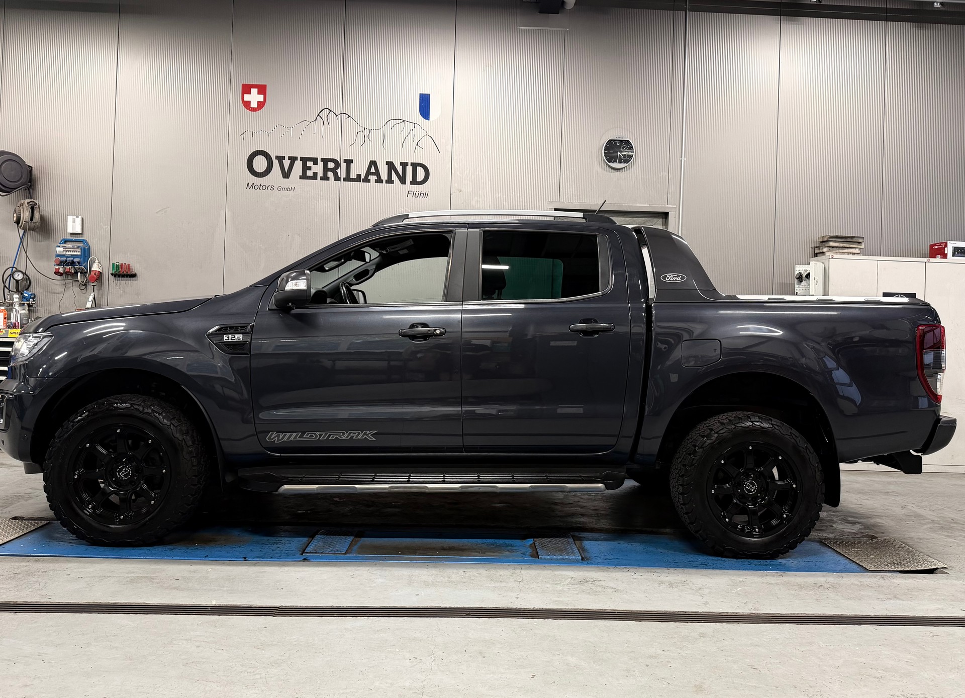 FORD Ranger Wildtrak 3.2 TDCi 4x4 A-image-1