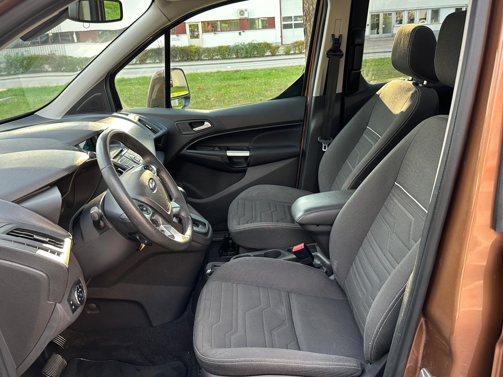 FORD Tourneo Connect 1.6 SCTi Titanium Automatic-image-5