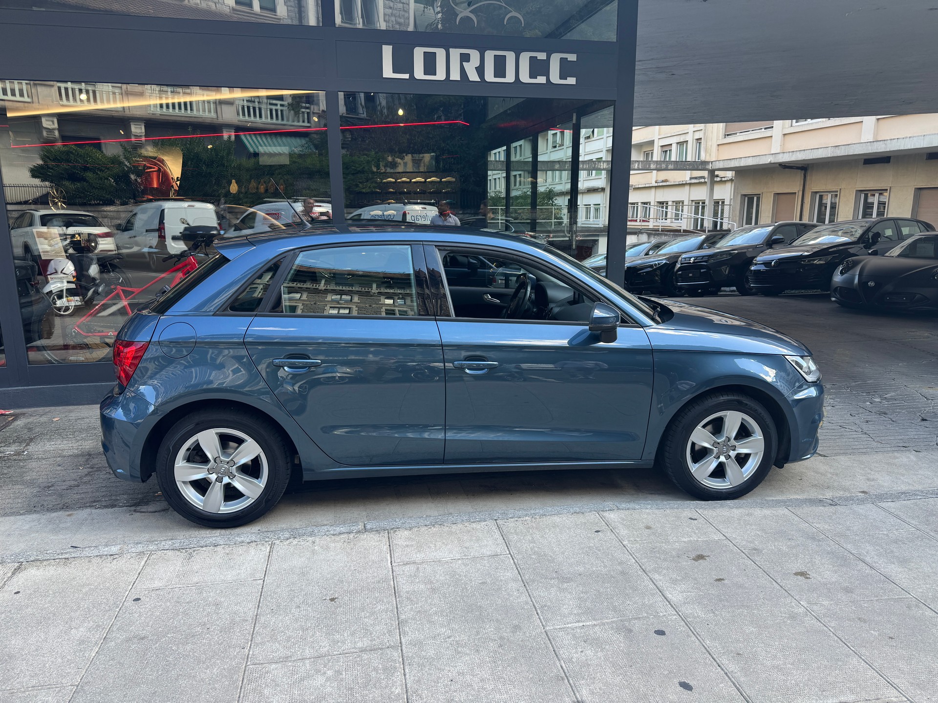 AUDI A1 1.0 TFSI Design-image-1