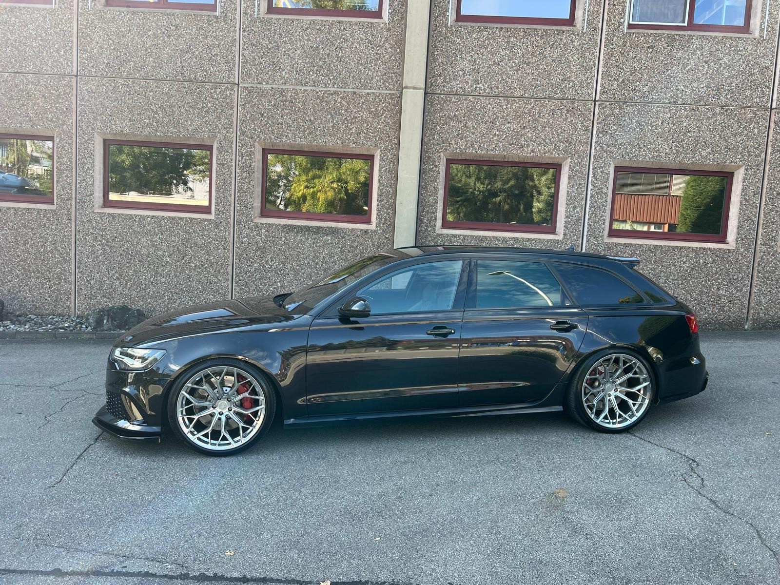 AUDI RS6 Avant 4.0 TFSI V8 quattro Tiptronic-image-2