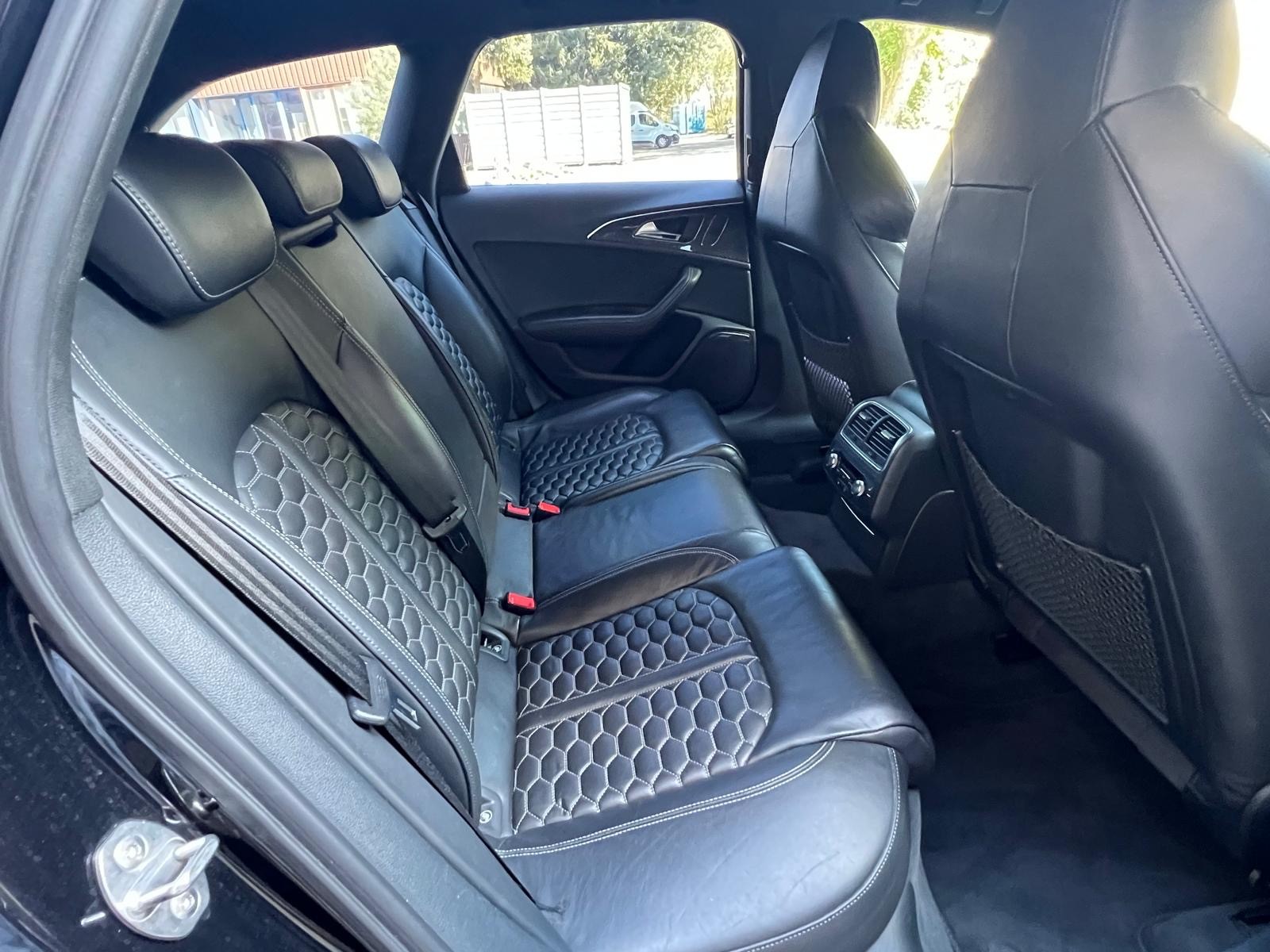 AUDI RS6 Avant 4.0 TFSI V8 quattro Tiptronic-image-10