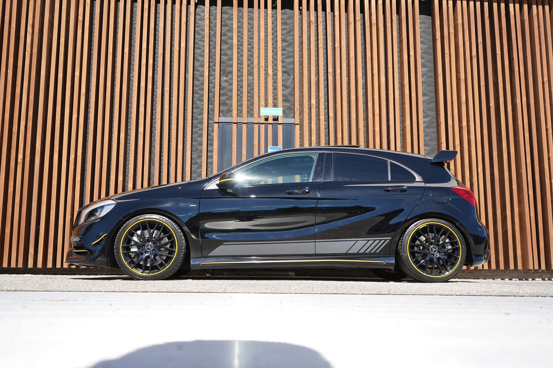 MERCEDES-BENZ A 45 AMG YELLOW NIGHT EDITION 4MATIC 7G-DCT l 380 PS-image-1