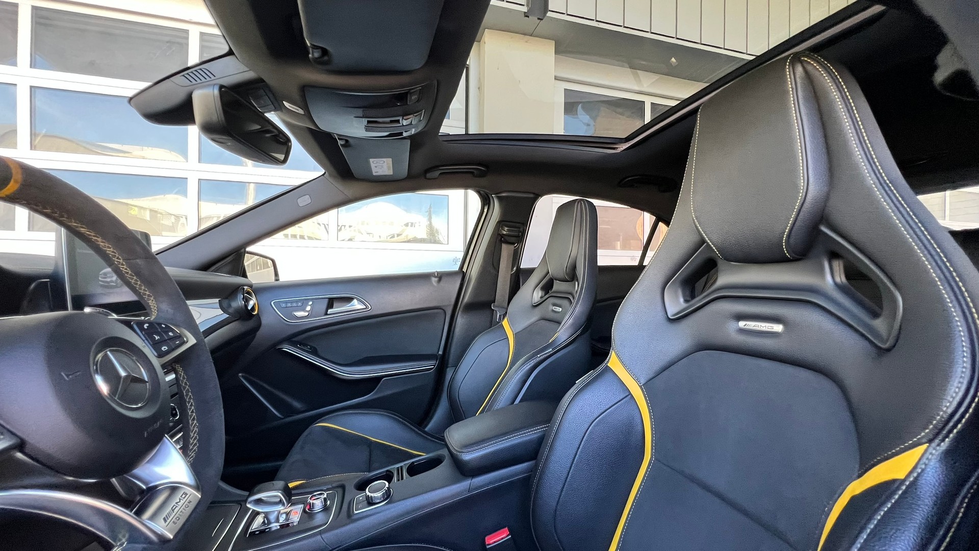 MERCEDES-BENZ A 45 AMG YELLOW NIGHT EDITION 4MATIC 7G-DCT l 380 PS-image-21