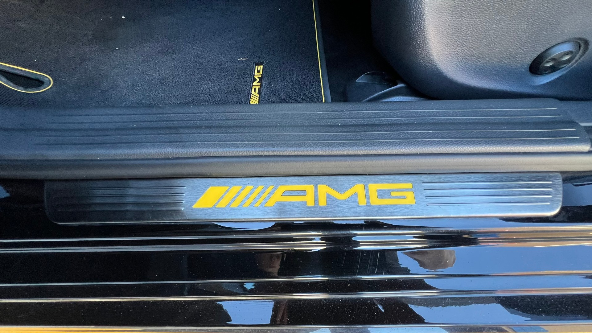 MERCEDES-BENZ A 45 AMG YELLOW NIGHT EDITION 4MATIC 7G-DCT l 380 PS-image-19