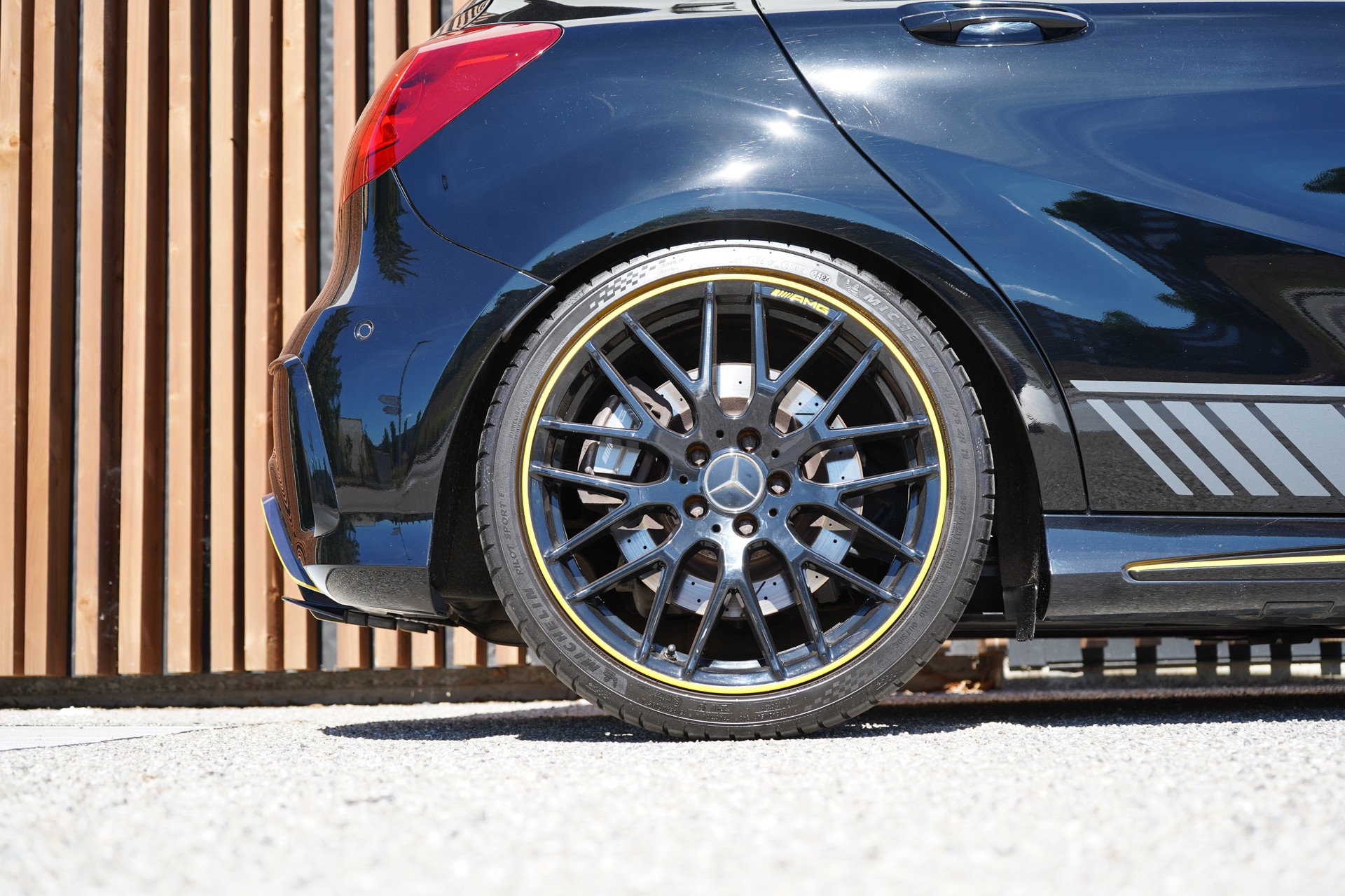 MERCEDES-BENZ A 45 AMG YELLOW NIGHT EDITION 4MATIC 7G-DCT l 380 PS-image-13