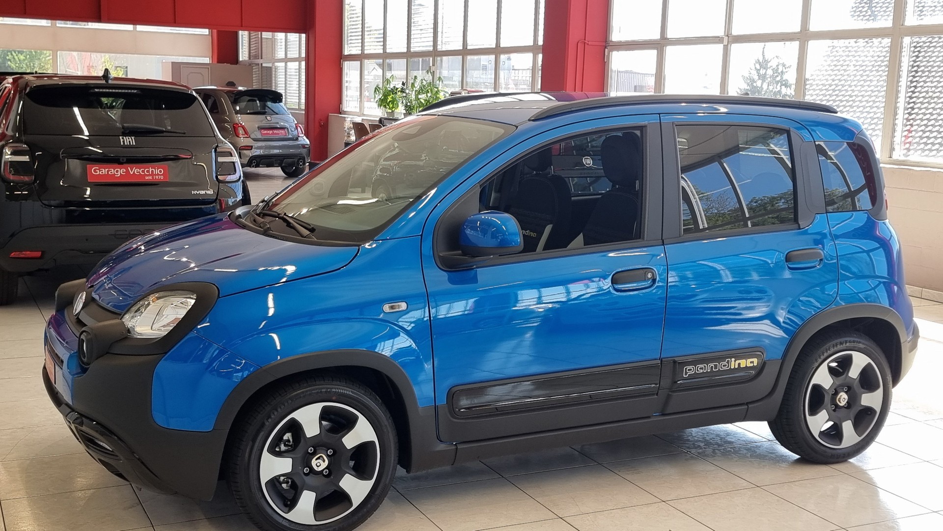 FIAT Pandina 1.0 Hybrid Cross-image-1