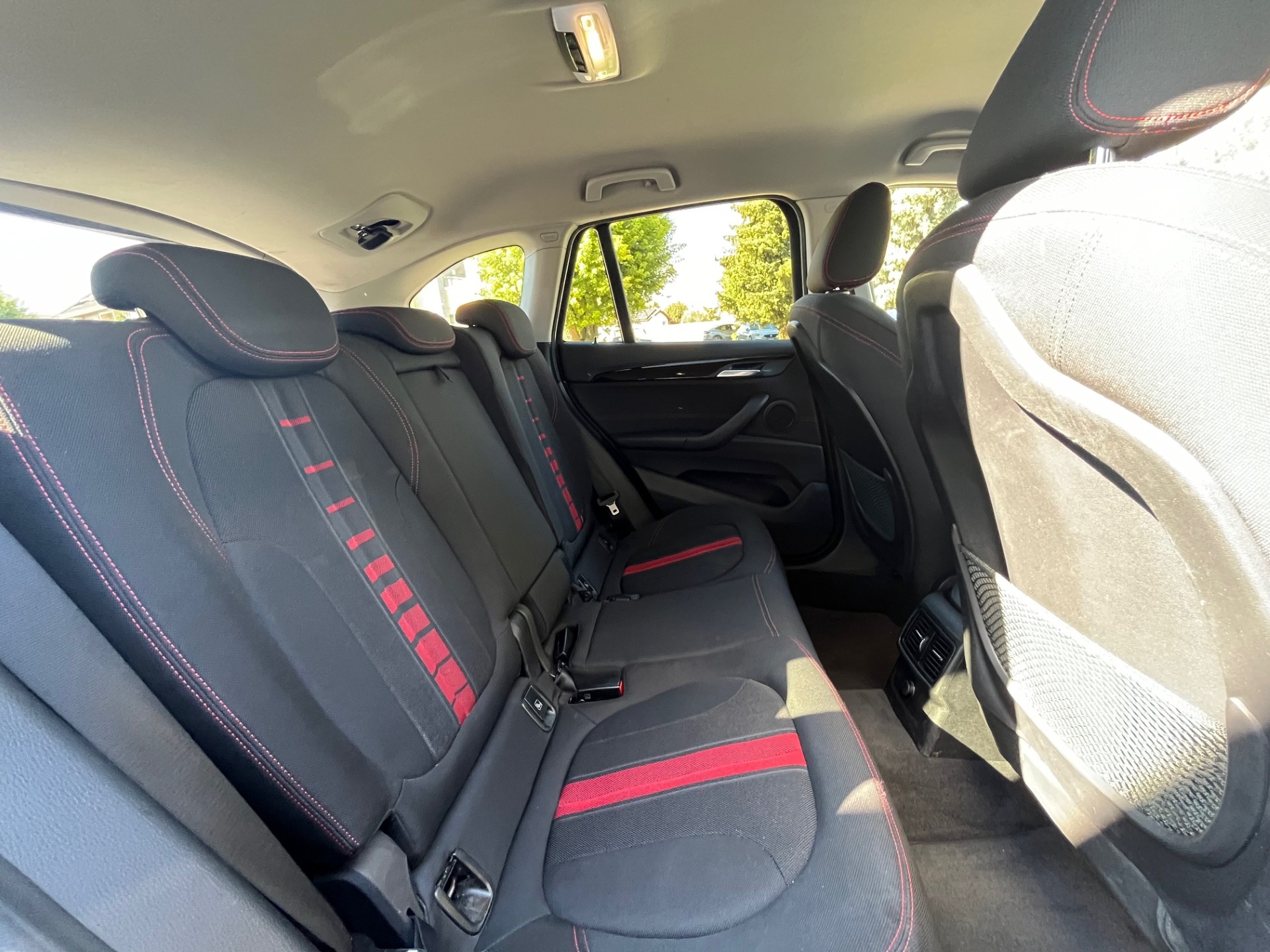 BMW X1 xDrive 20i Steptronic-image-6