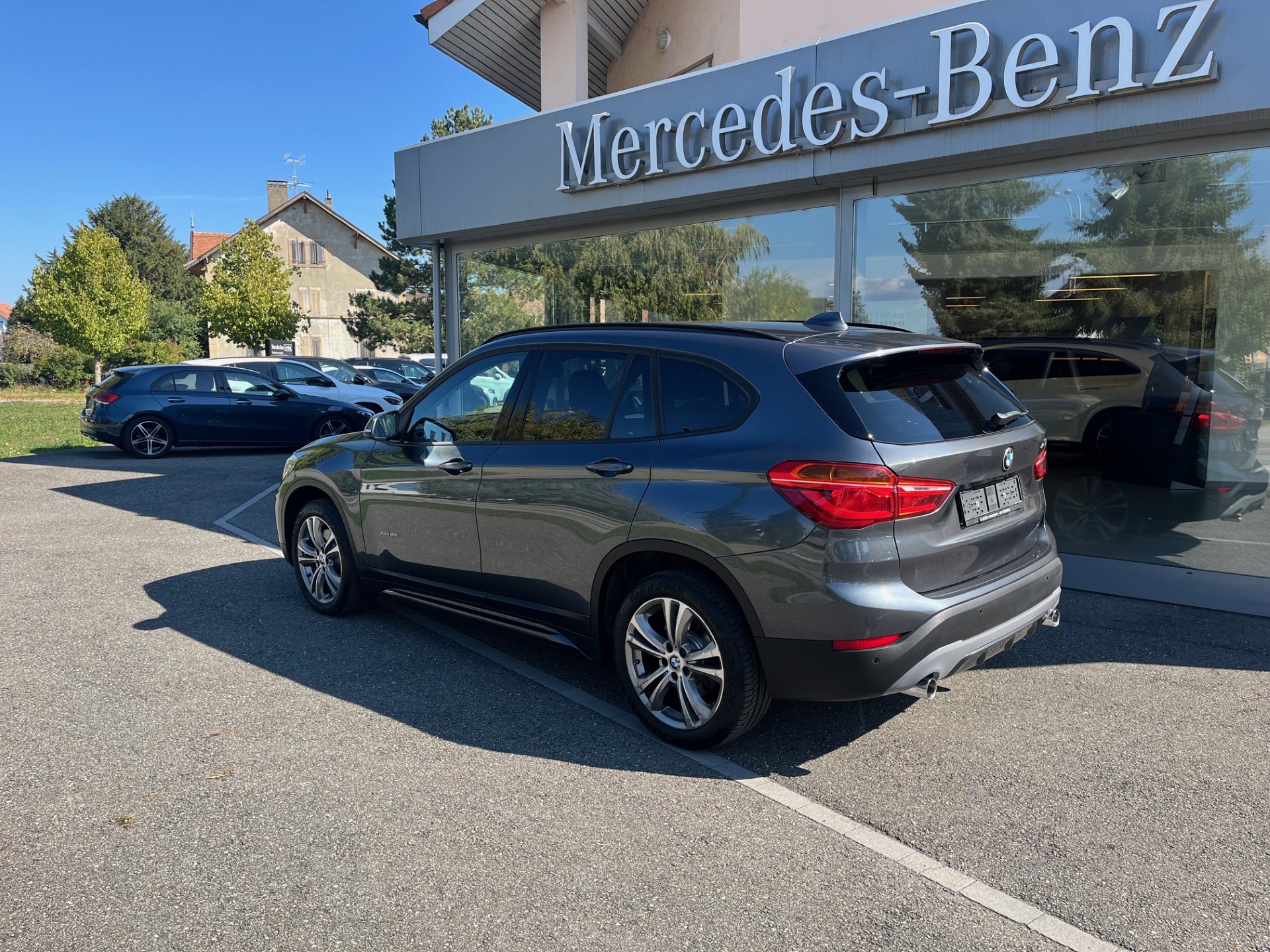 BMW X1 xDrive 20i Steptronic-image-2