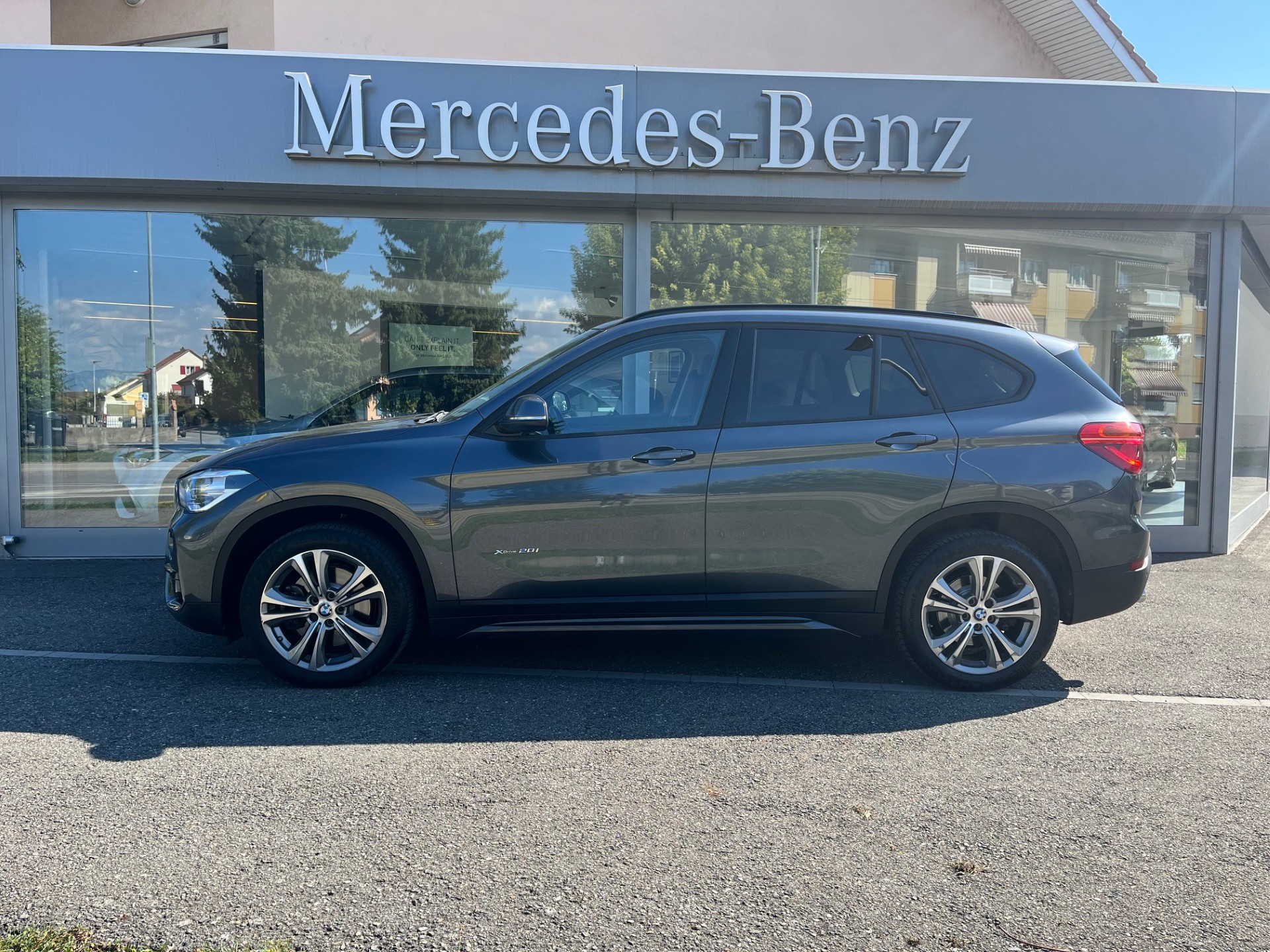 BMW X1 xDrive 20i Steptronic-image-1