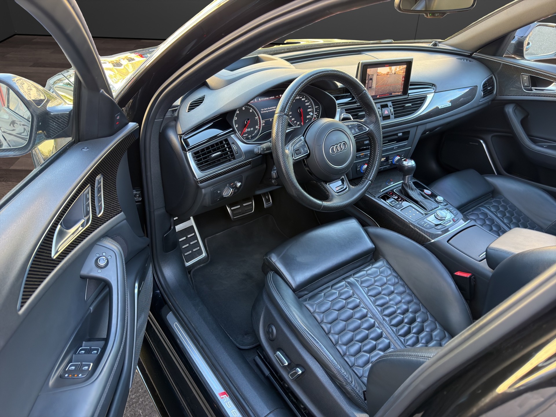 AUDI RS6 Avant 4.0 TFSI V8 quattro Tiptronic-image-10