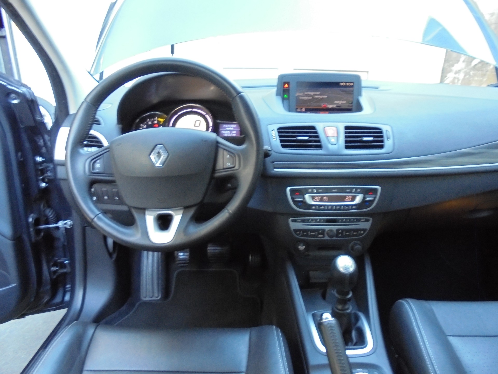 RENAULT Mégane 2.0 16V Turbo Privilège-image-9