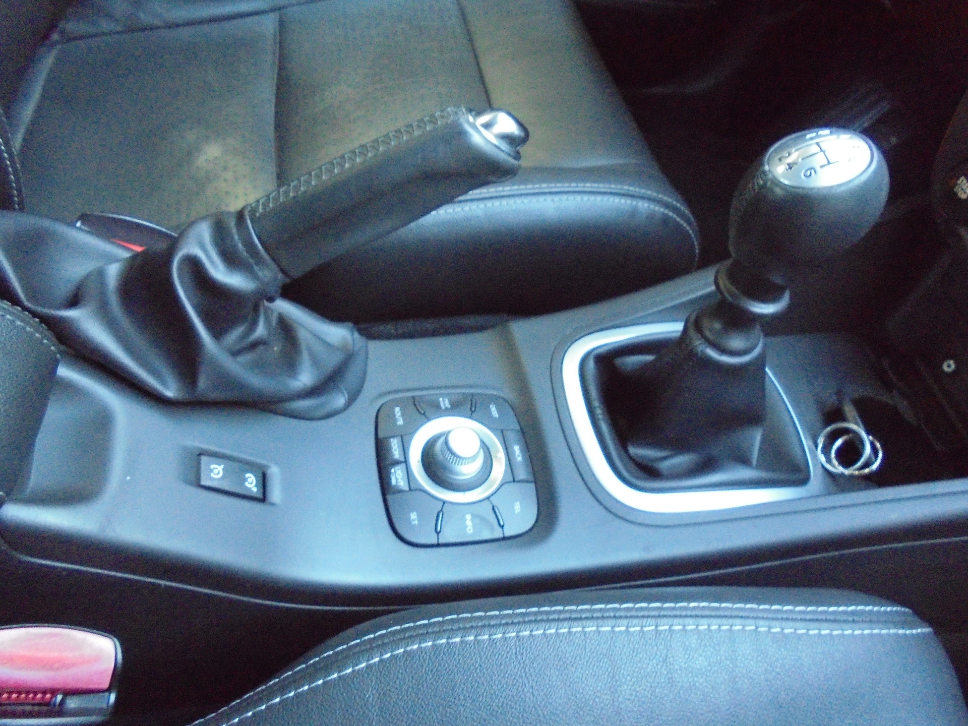 RENAULT Mégane 2.0 16V Turbo Privilège-image-12