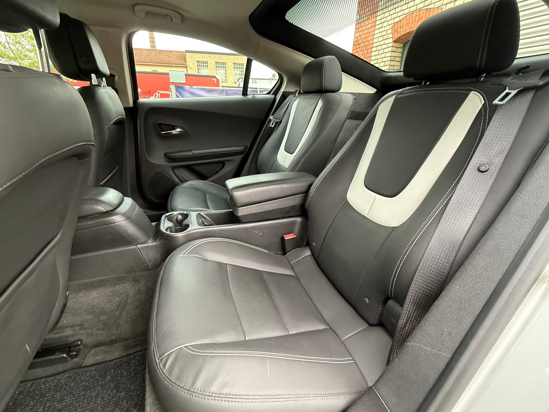 CHEVROLET Volt E-image-11