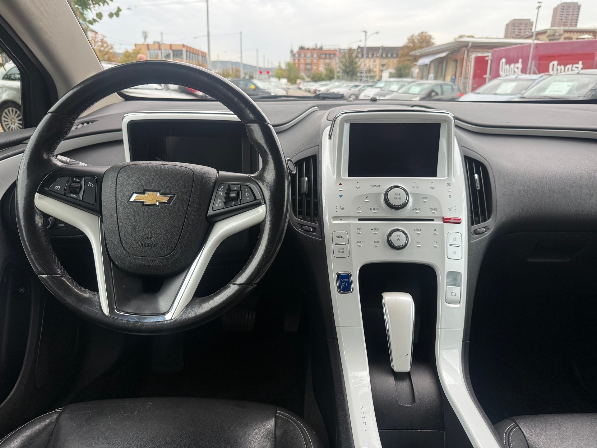 CHEVROLET Volt E-image-8