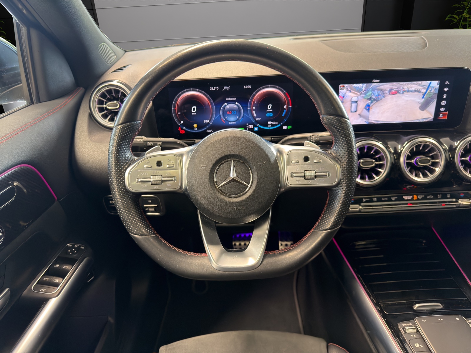 MERCEDES-BENZ GLA 250e AMG Line 8G-DCT-image-8