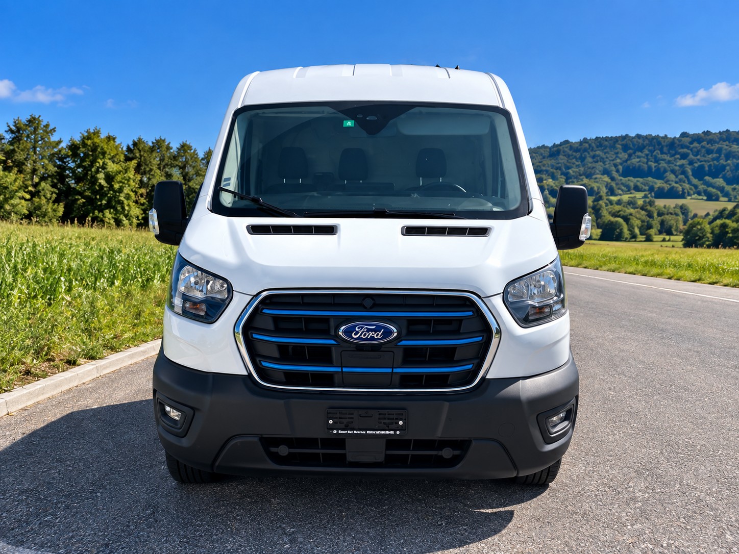 FORD E-Transit Van 350 L2 H2 Trend RWD 68kWh-image-3