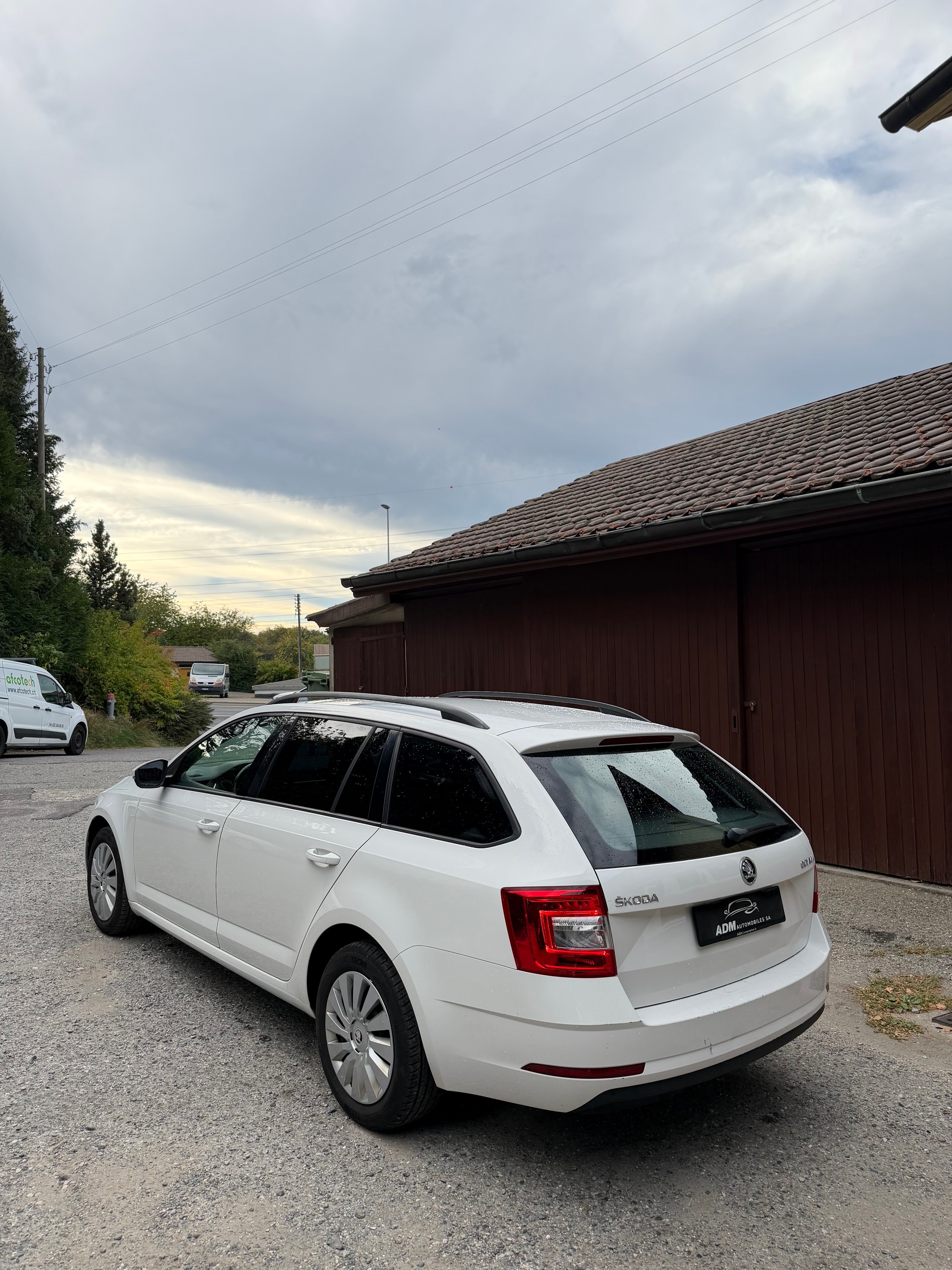 SKODA Octavia Combi 1.6 TDI Style-image-3