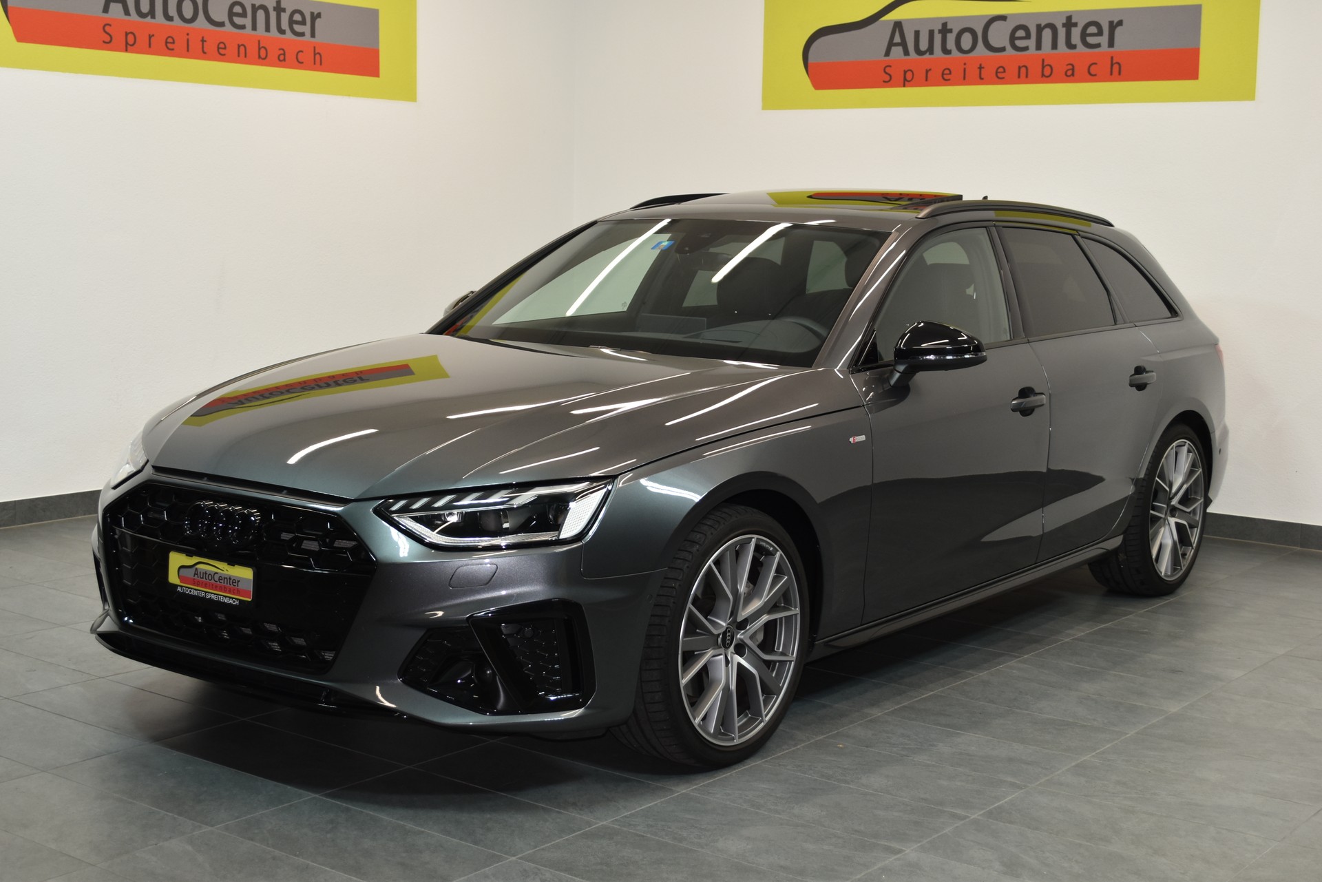 AUDI A4 Avant 40 TDI S line Competition Attraction quattro S-tronic-image-1